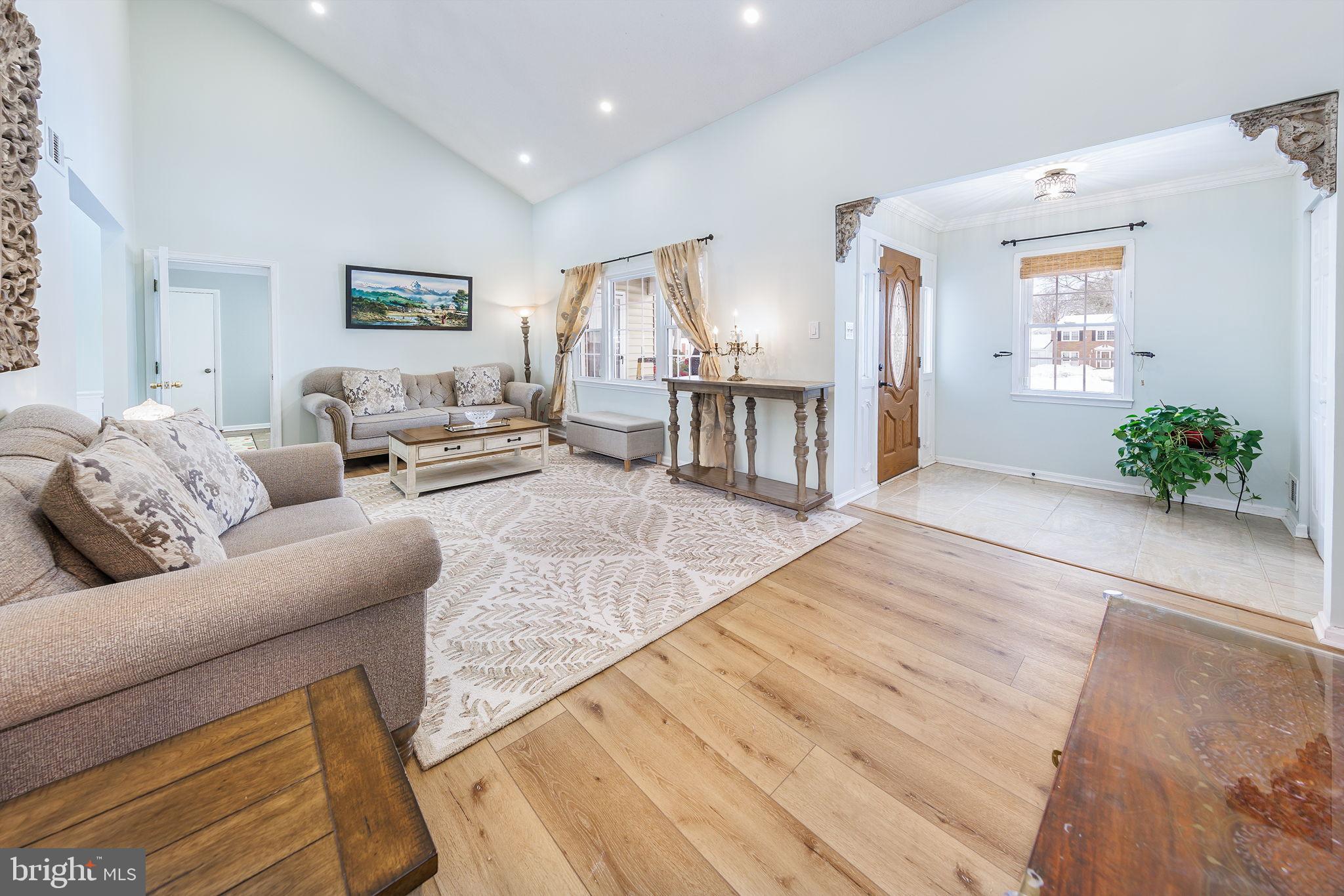 REFLECTION LAKE - Residential