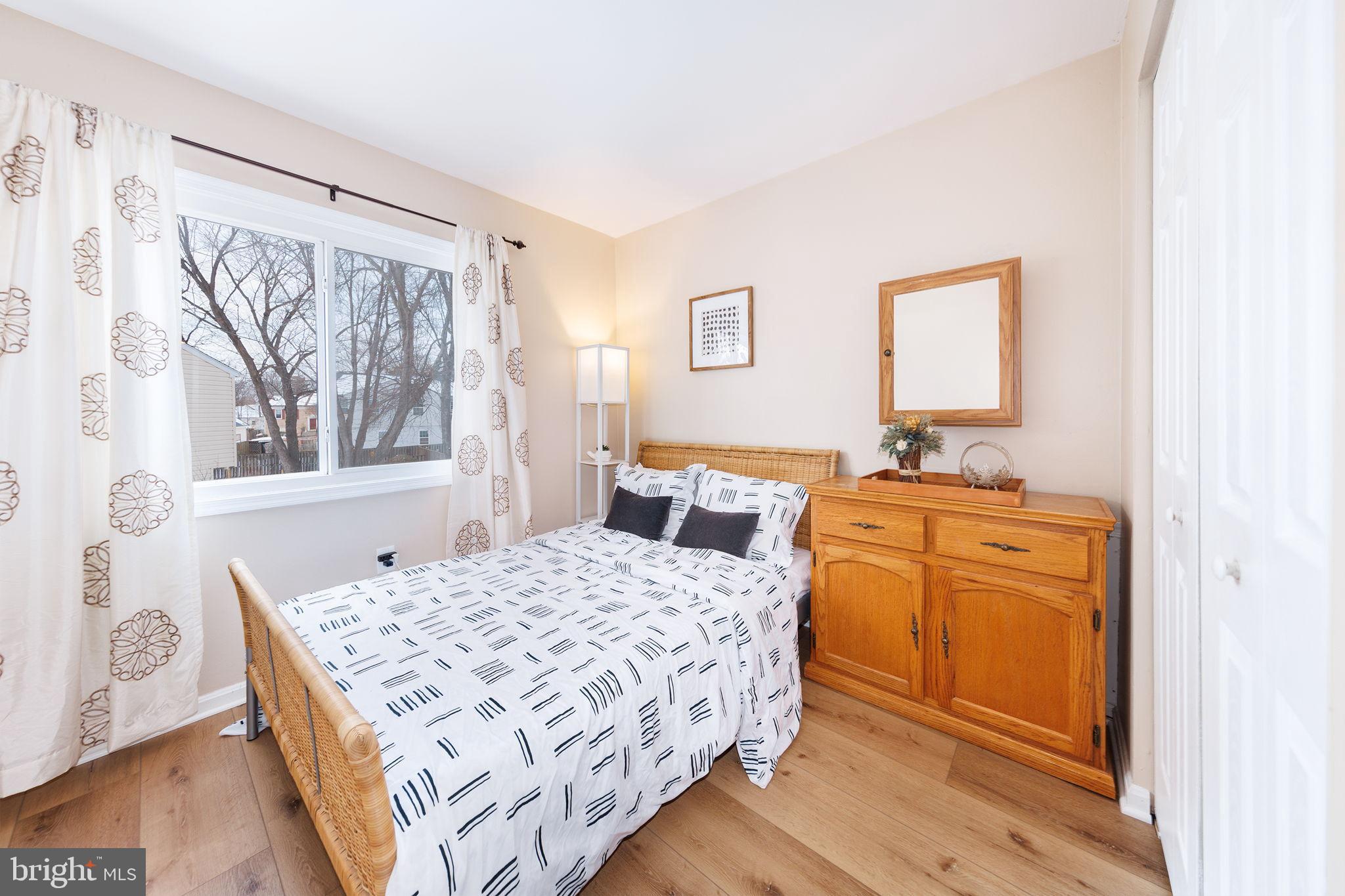 REFLECTION LAKE - Residential