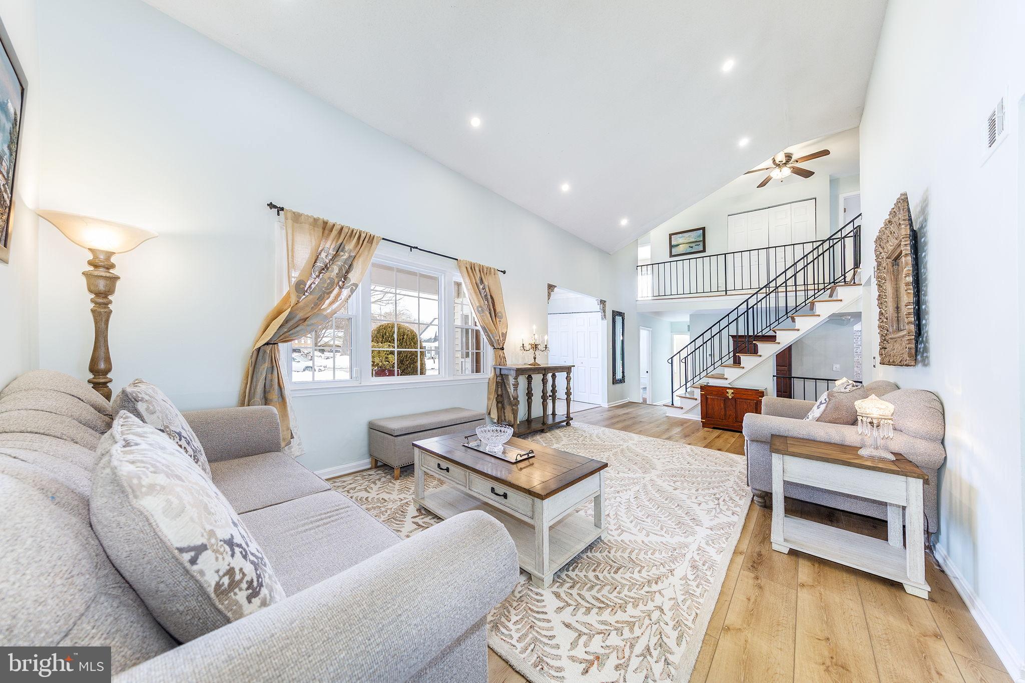 REFLECTION LAKE - Residential