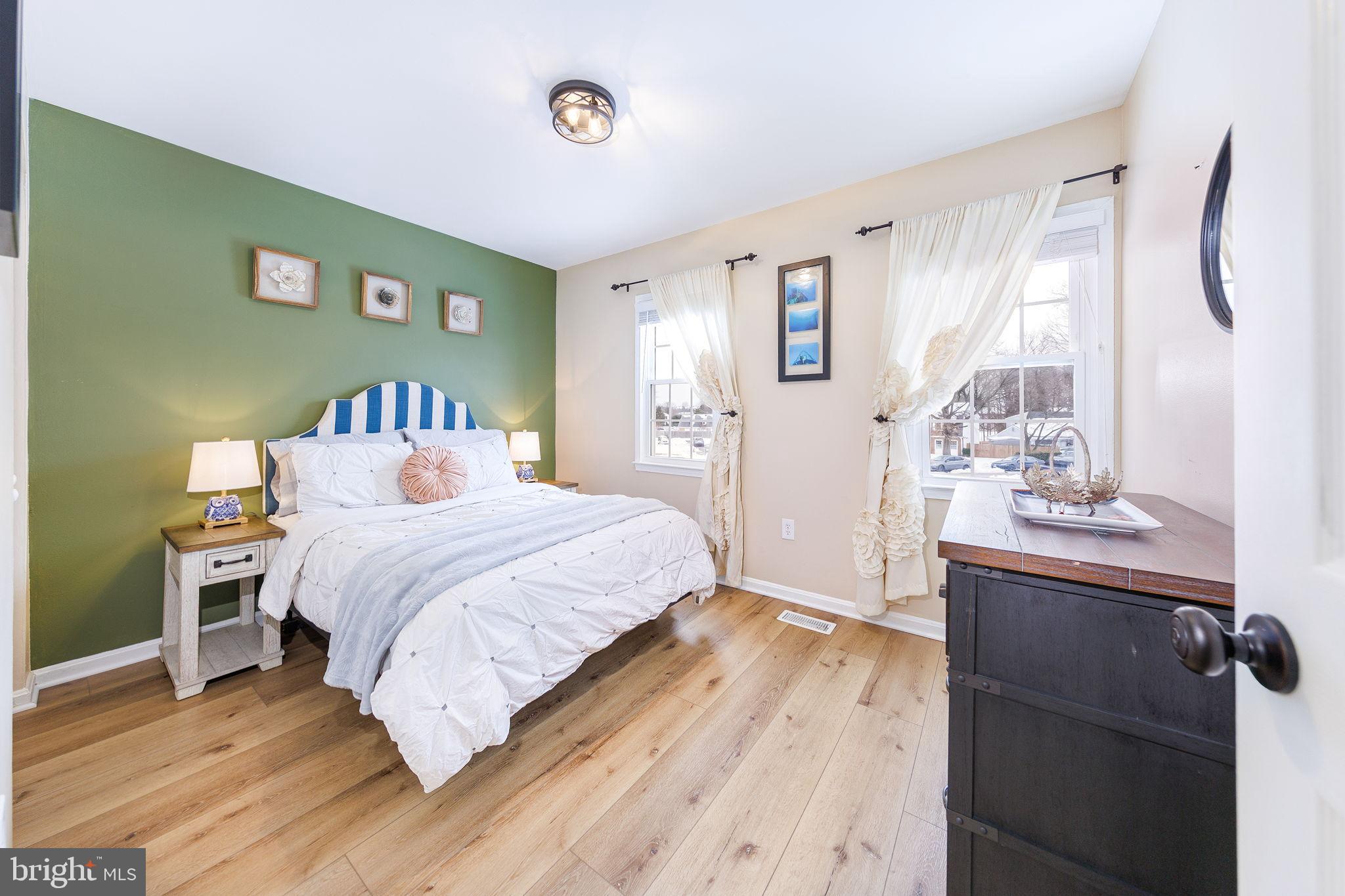 REFLECTION LAKE - Residential