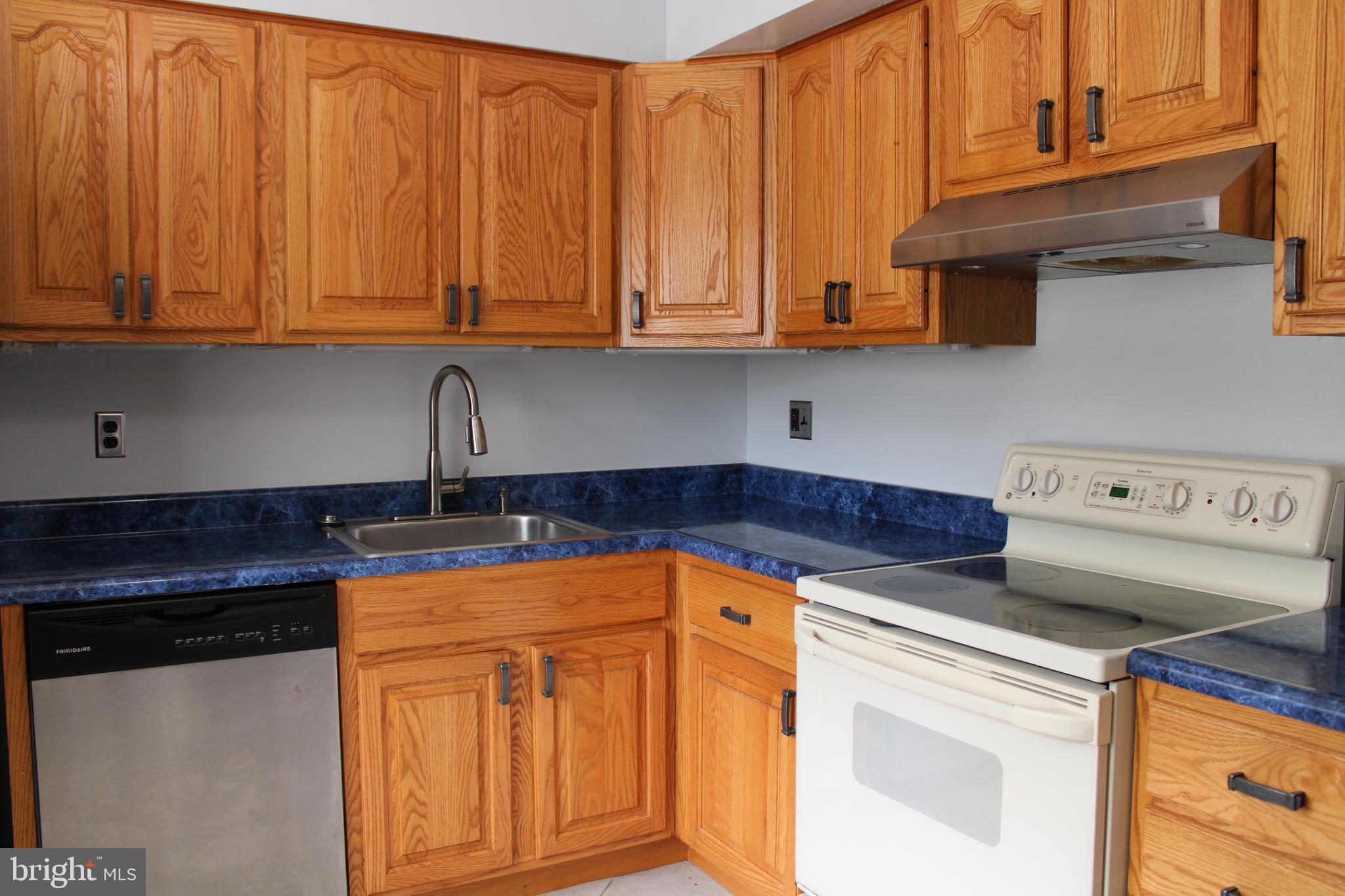 ELKHORN LANDING - Residential Lease