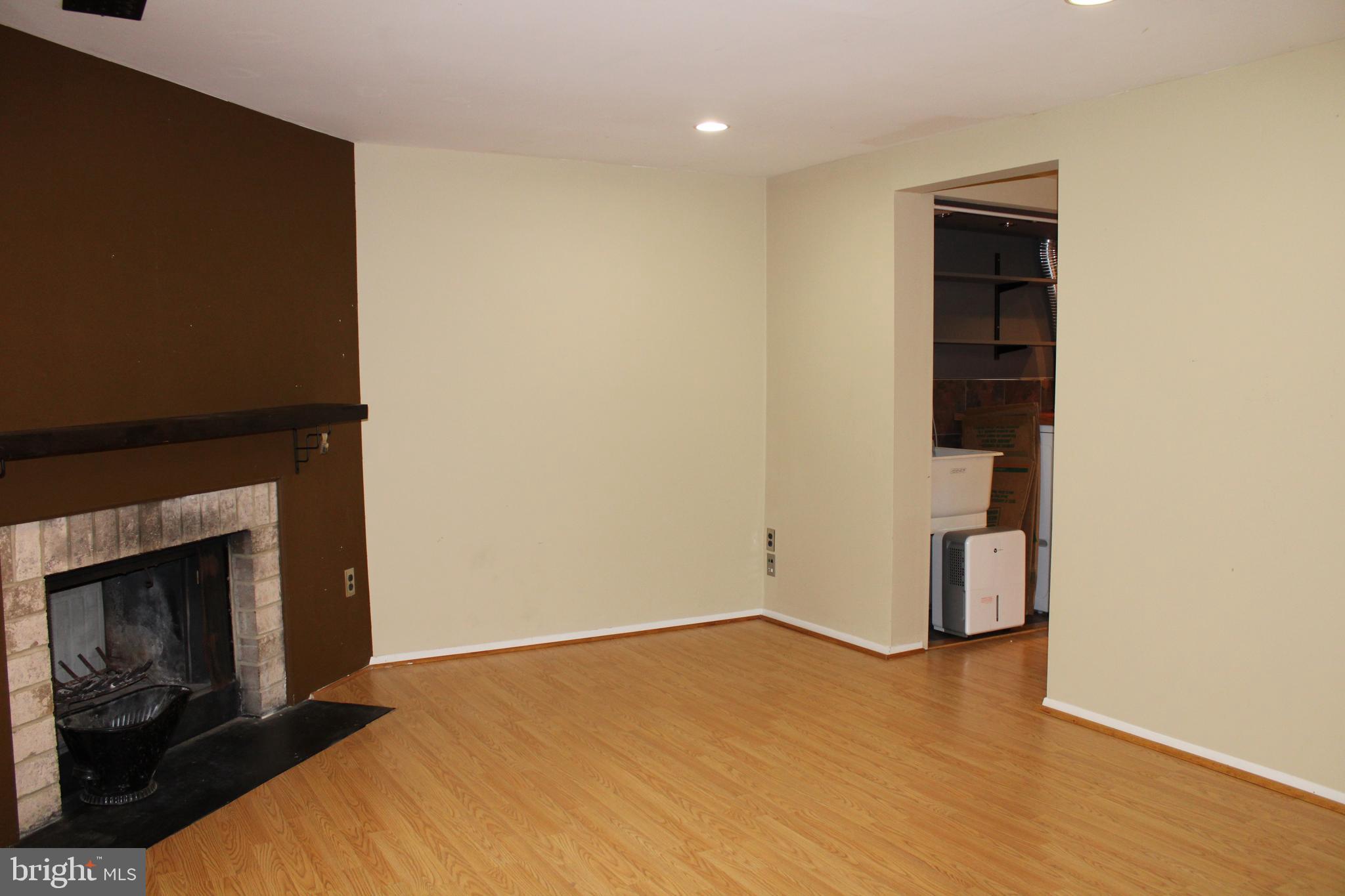 ELKHORN LANDING - Residential Lease