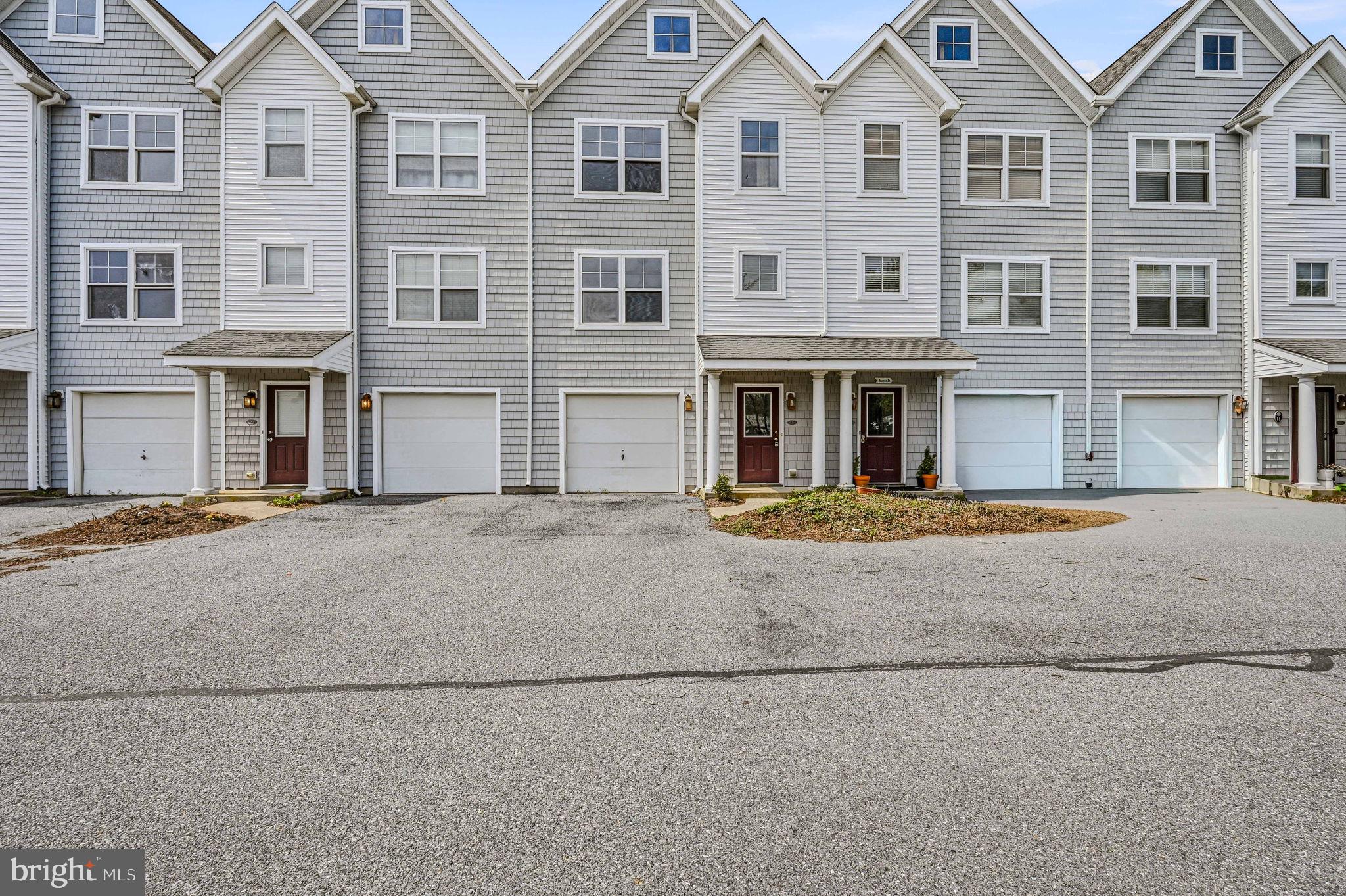 SEA COAST COURT - Residential