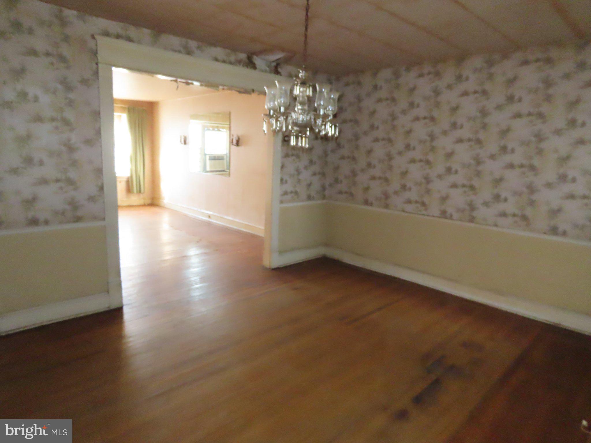 WEST OAK LANE - Residential