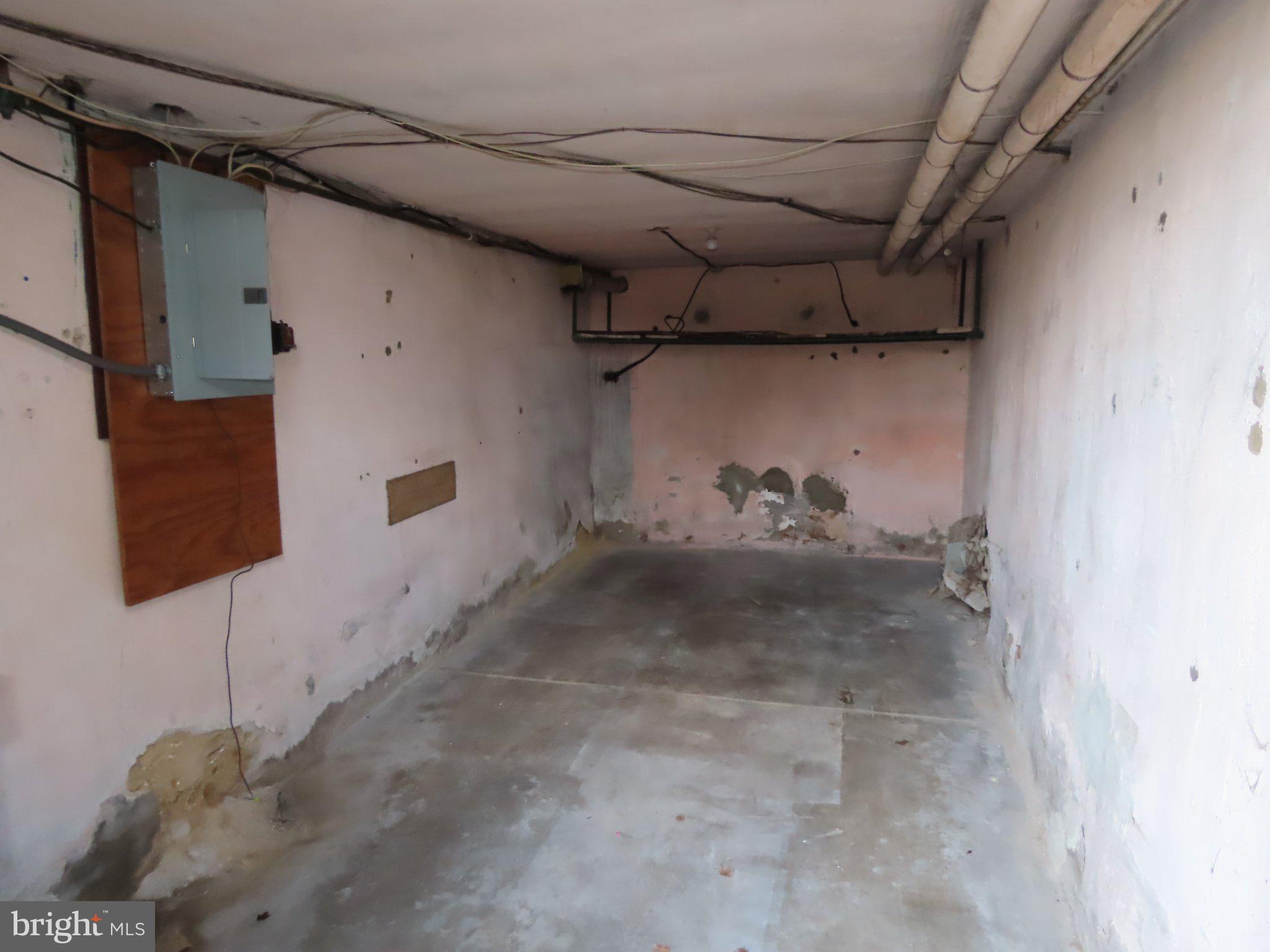 WEST OAK LANE - Residential