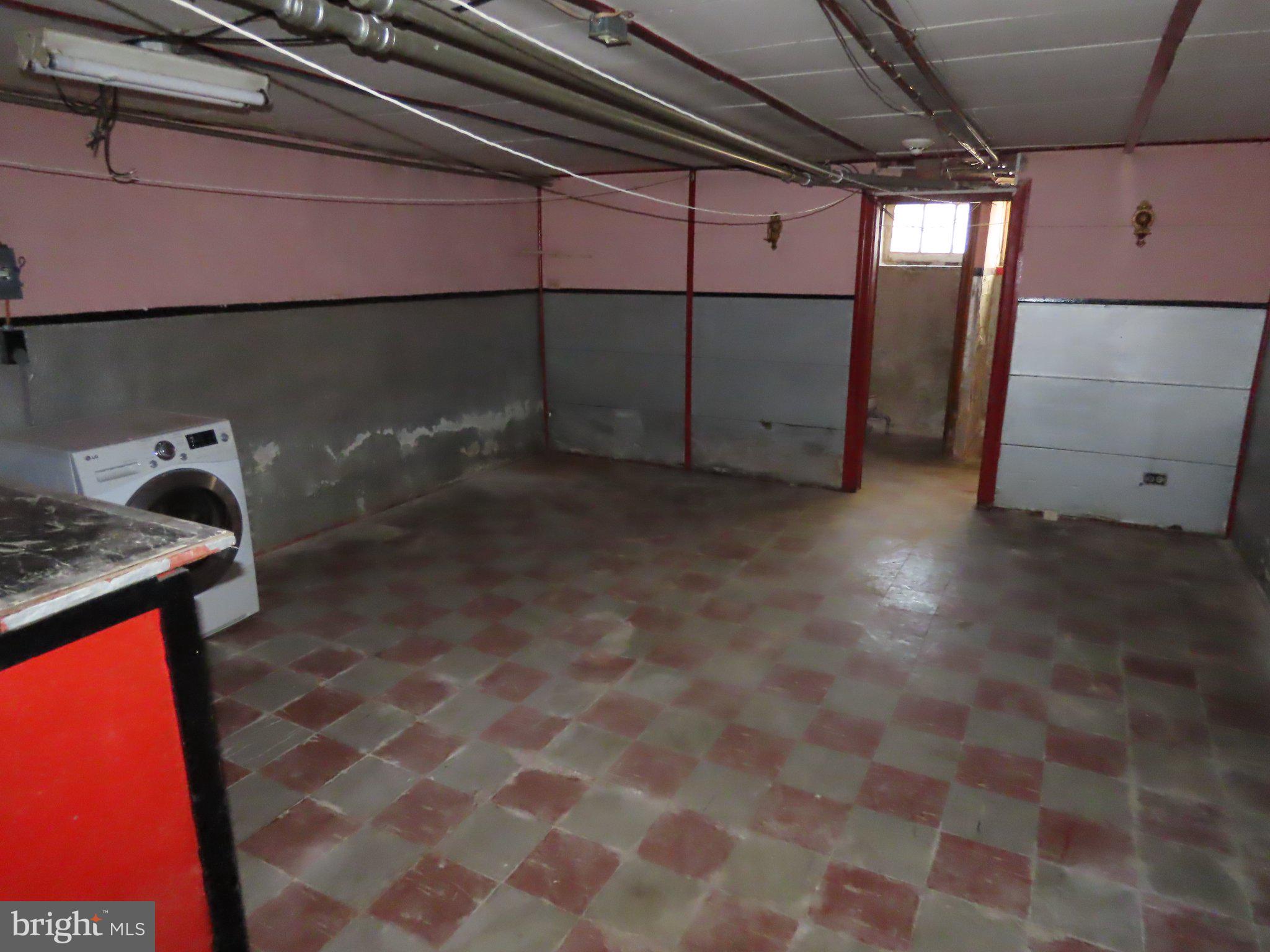 WEST OAK LANE - Residential