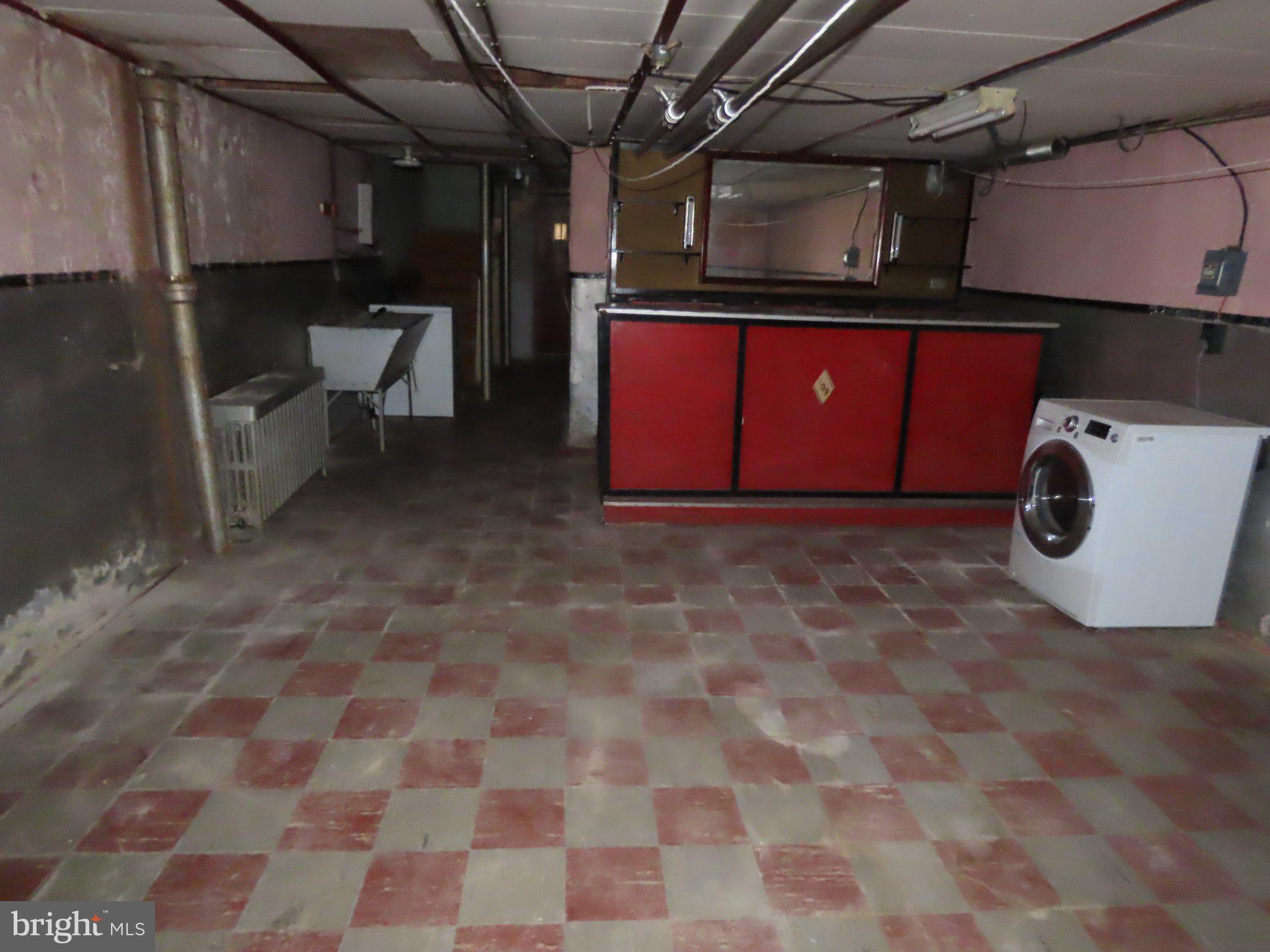 WEST OAK LANE - Residential