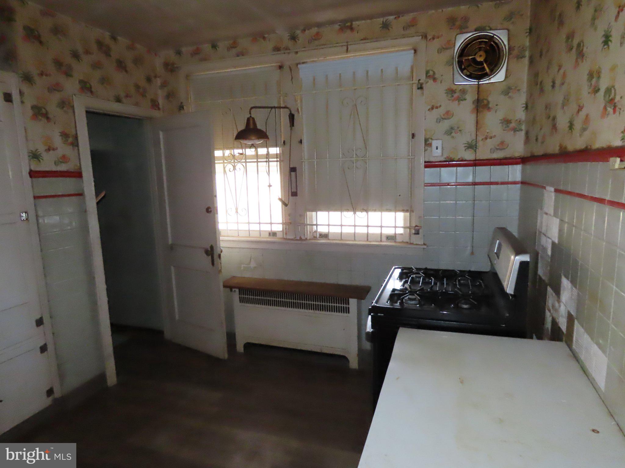 WEST OAK LANE - Residential