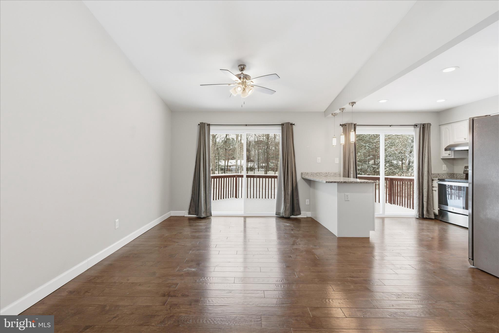 GREENVIEW KNOLLS - Residential