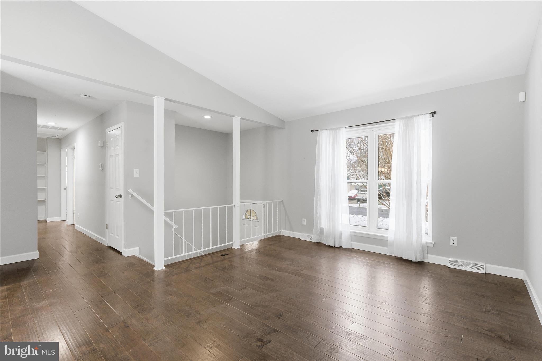 GREENVIEW KNOLLS - Residential