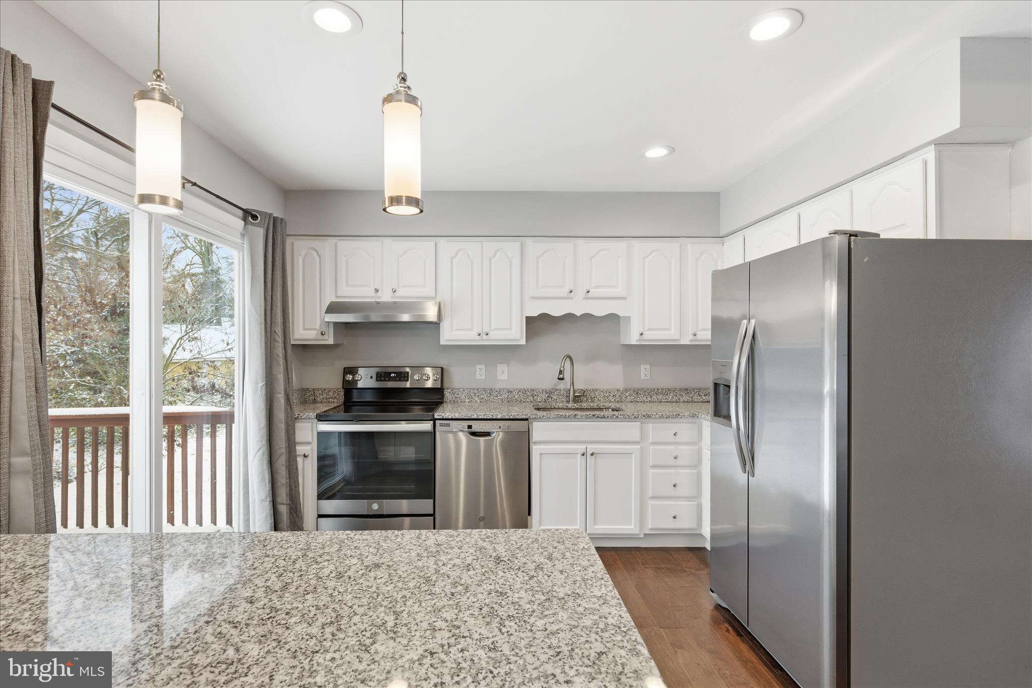 GREENVIEW KNOLLS - Residential