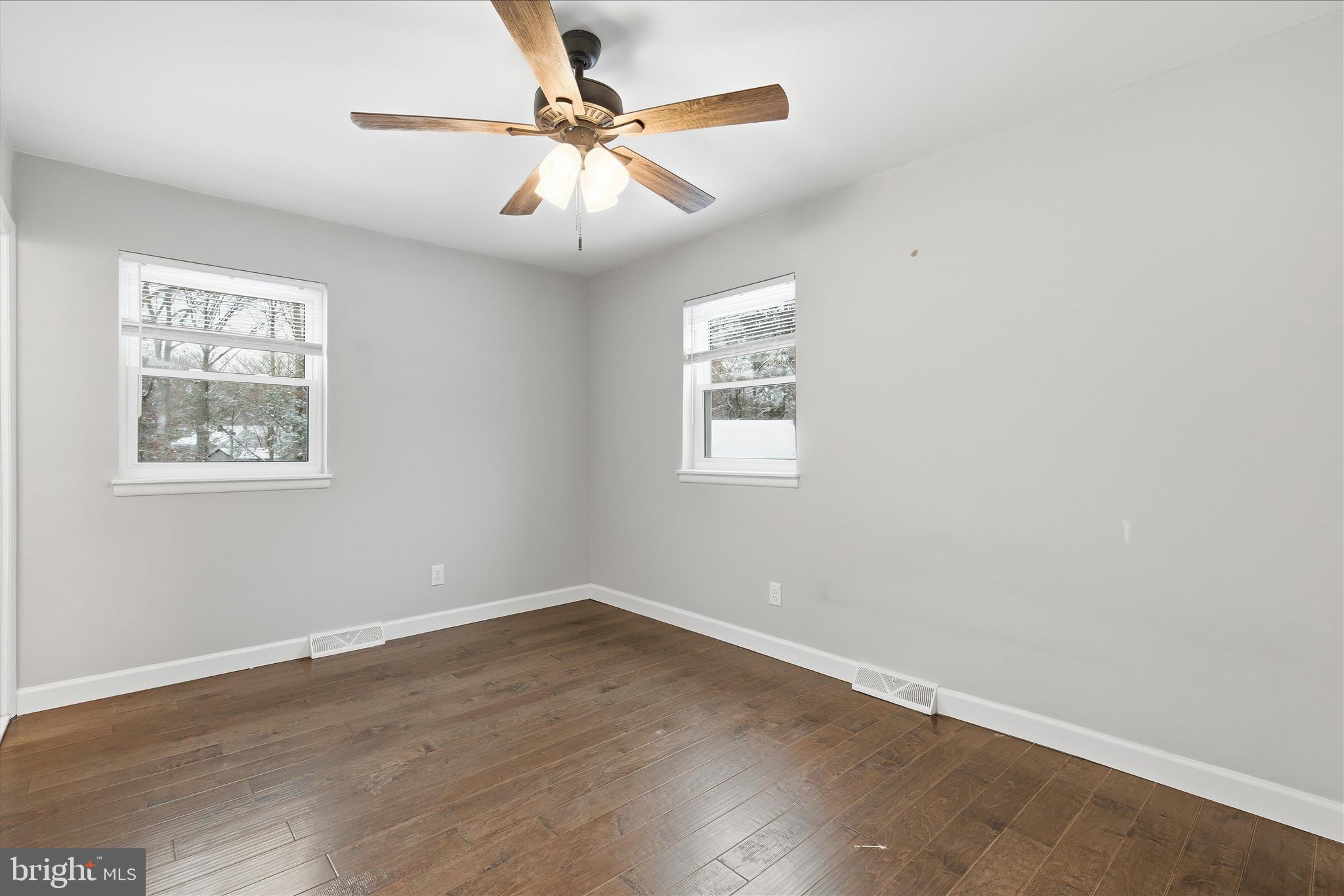 GREENVIEW KNOLLS - Residential