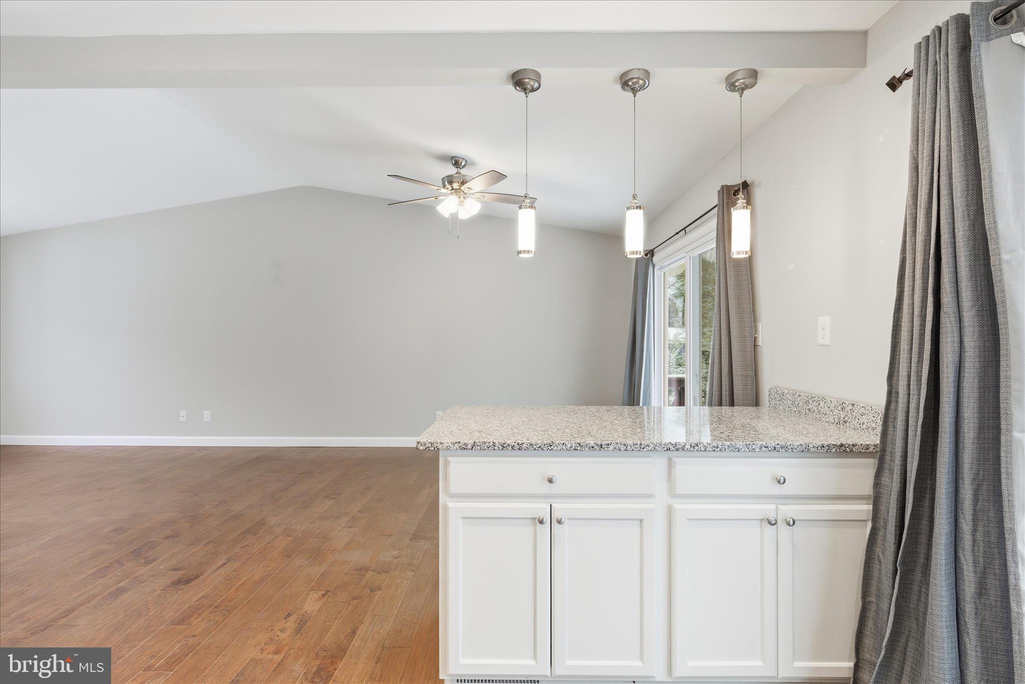 GREENVIEW KNOLLS - Residential