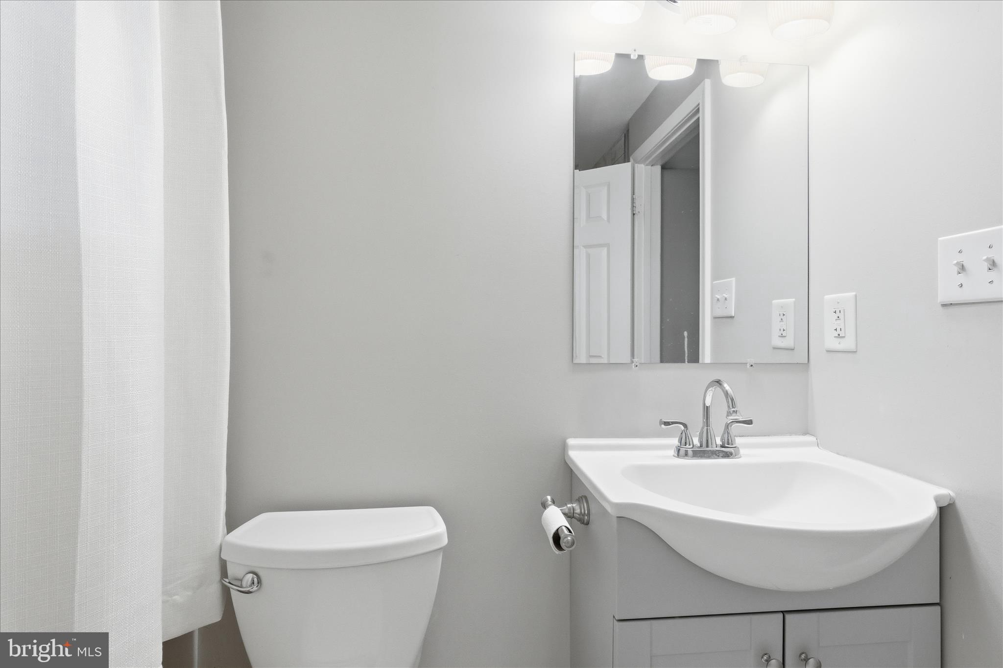 GREENVIEW KNOLLS - Residential