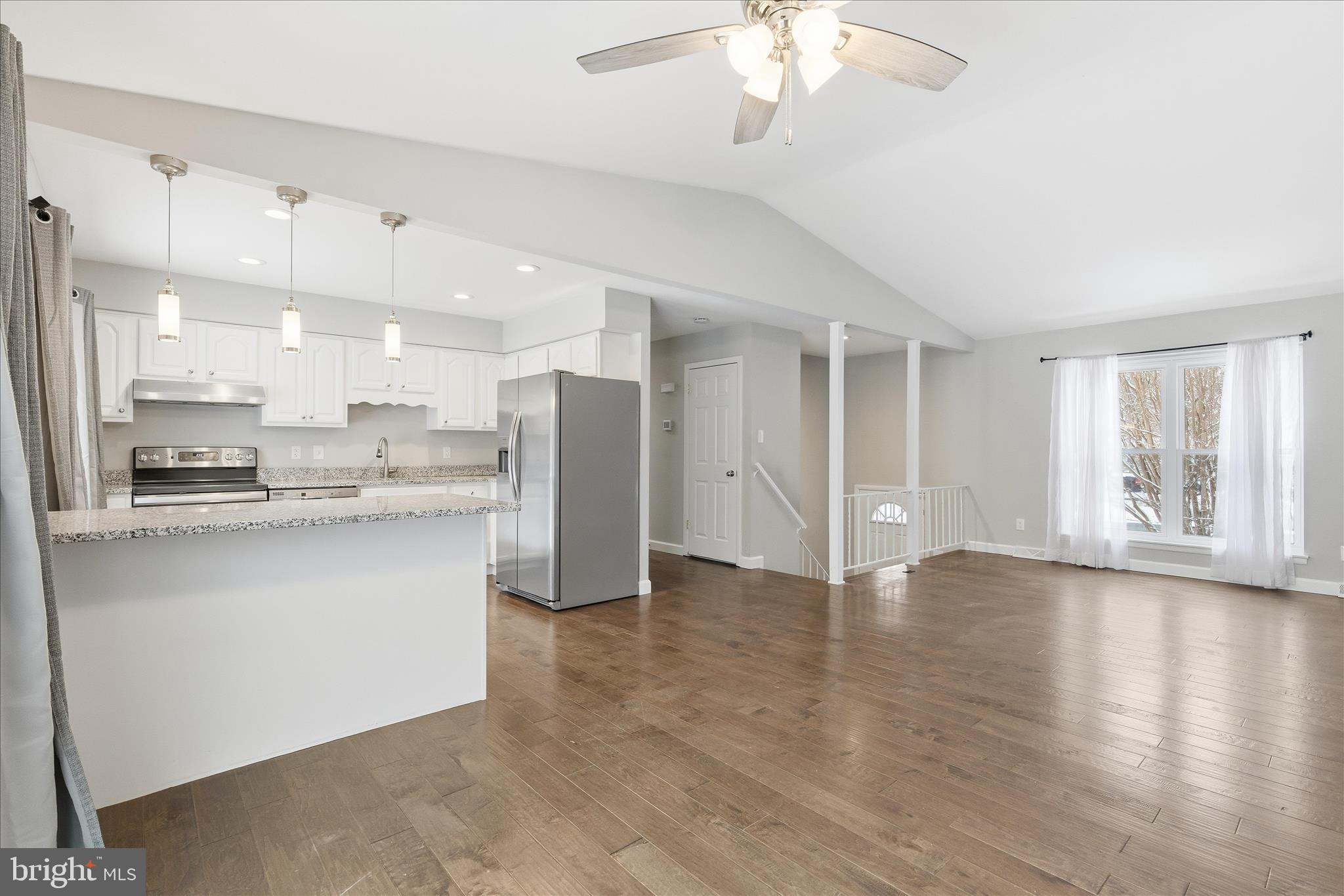 GREENVIEW KNOLLS - Residential