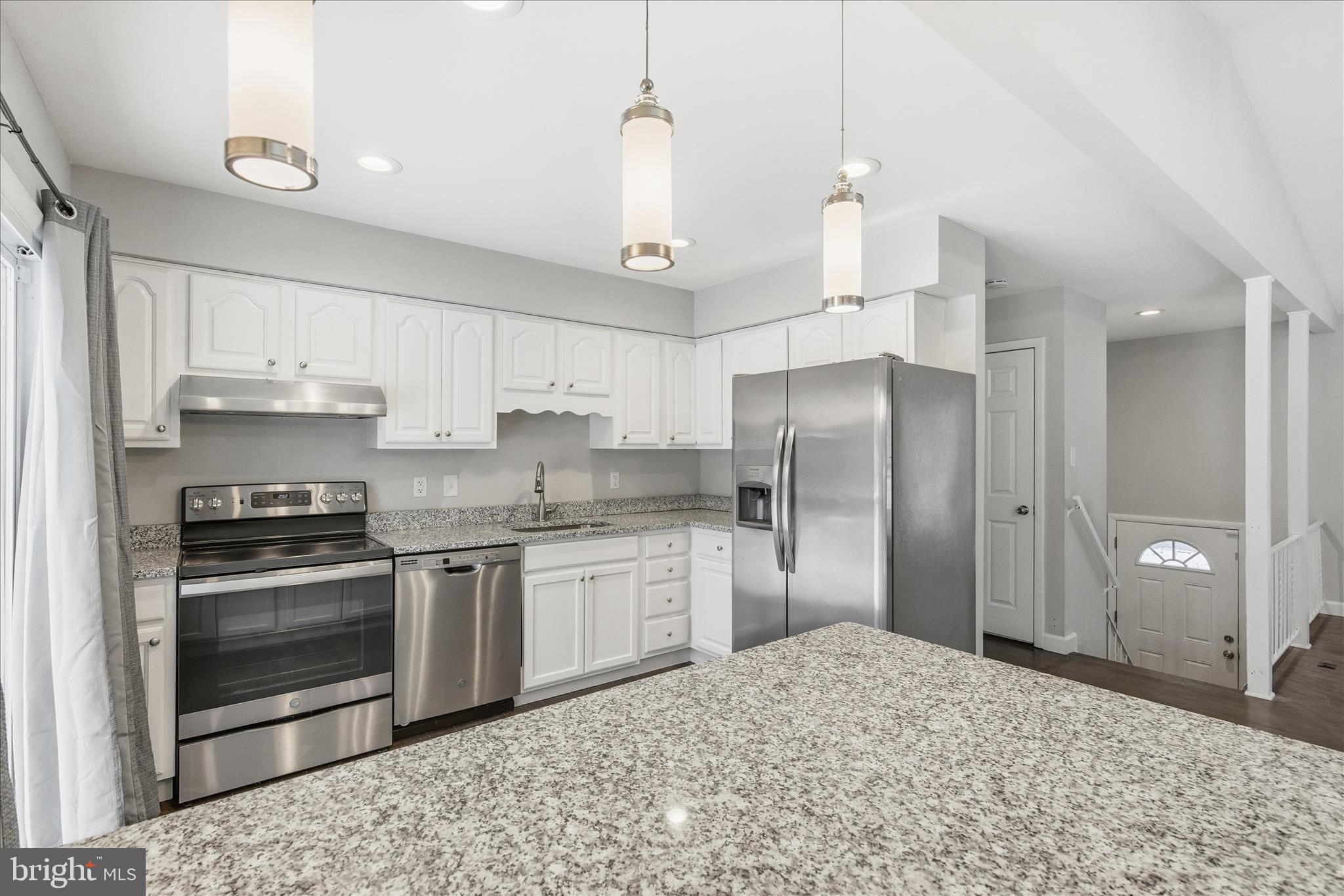 GREENVIEW KNOLLS - Residential