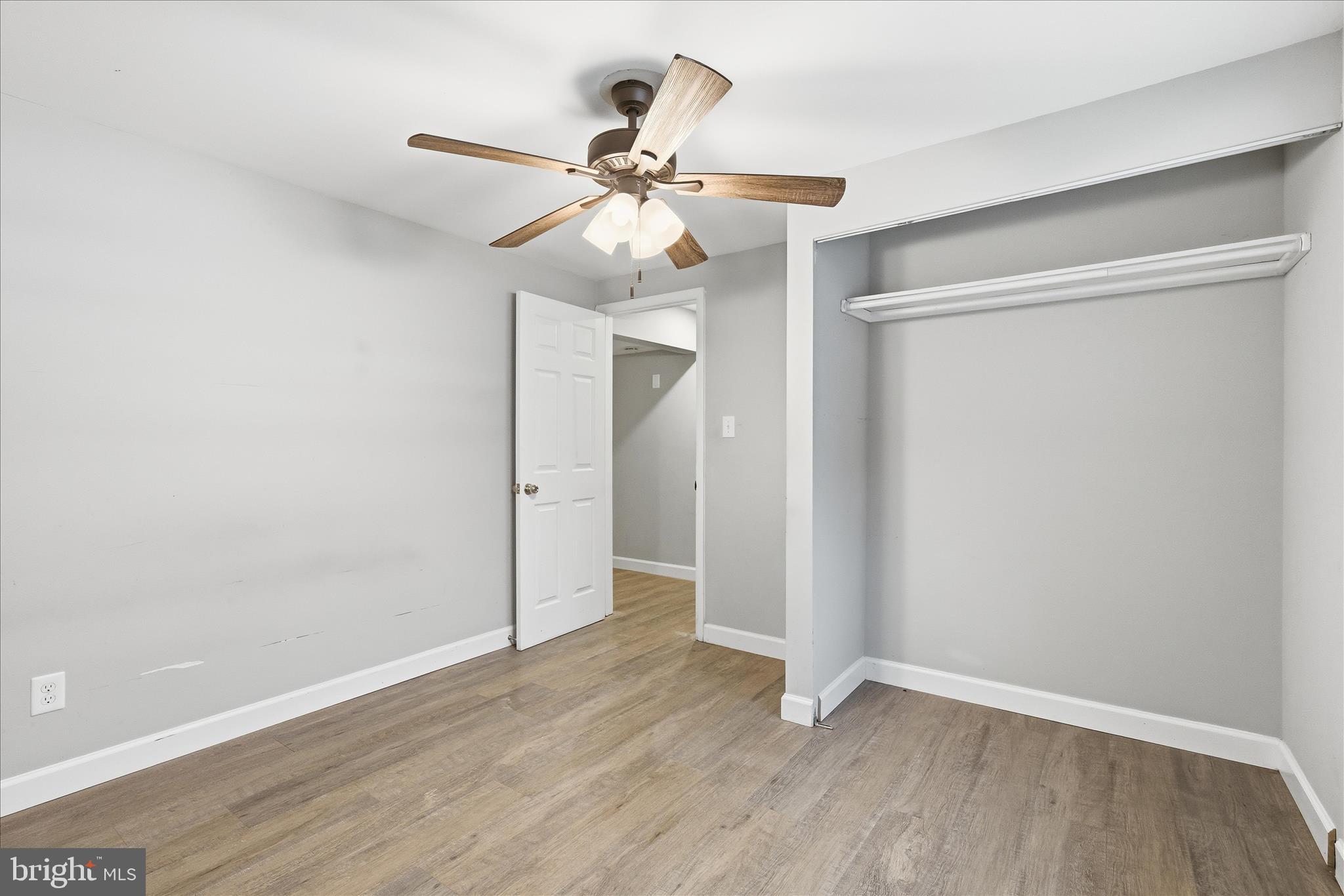 GREENVIEW KNOLLS - Residential