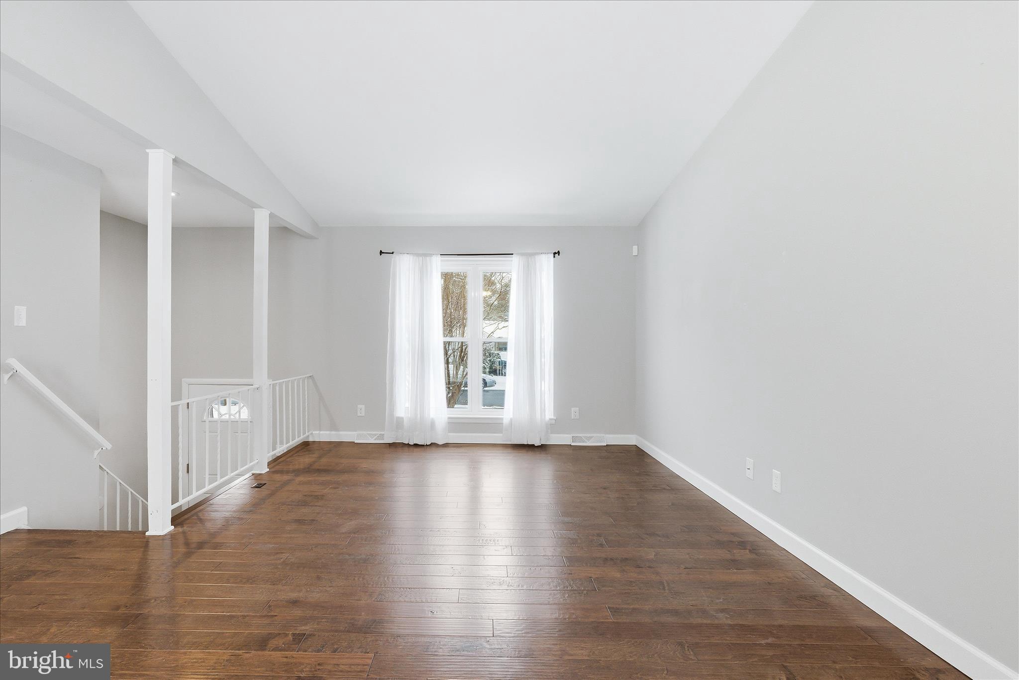 GREENVIEW KNOLLS - Residential