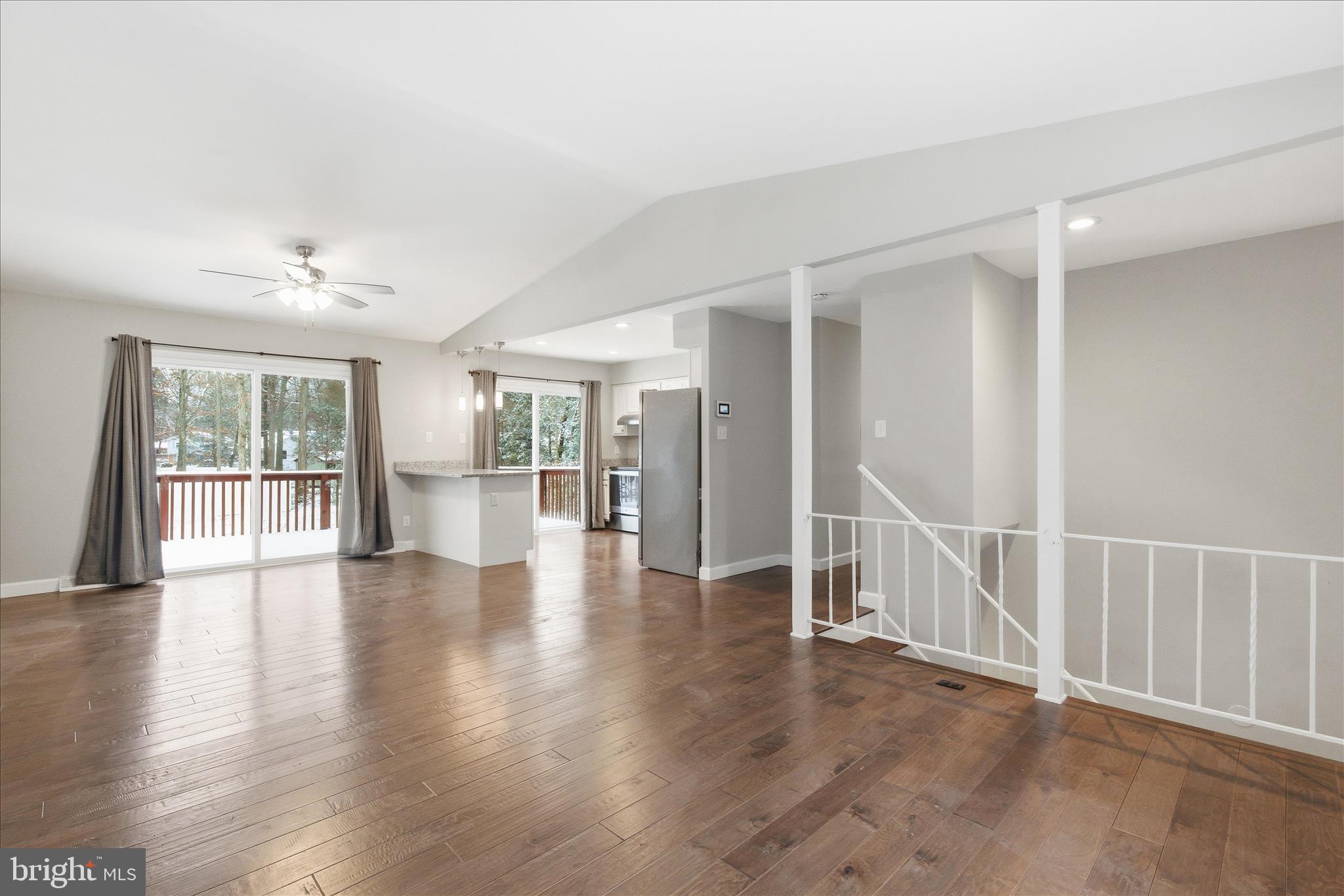 GREENVIEW KNOLLS - Residential