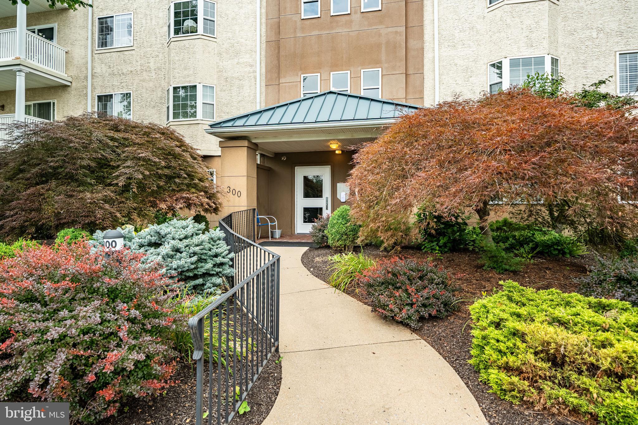 335 PAOLI POINTE DRIVE 335-U