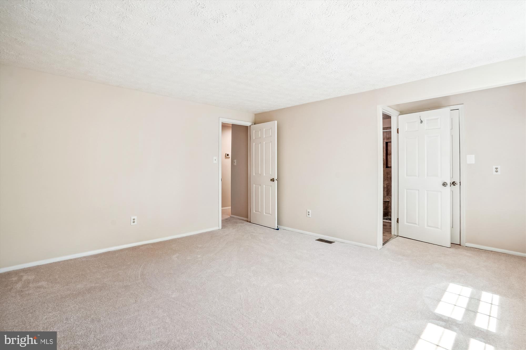 ESTATES AT EAGLE LIE - Residential