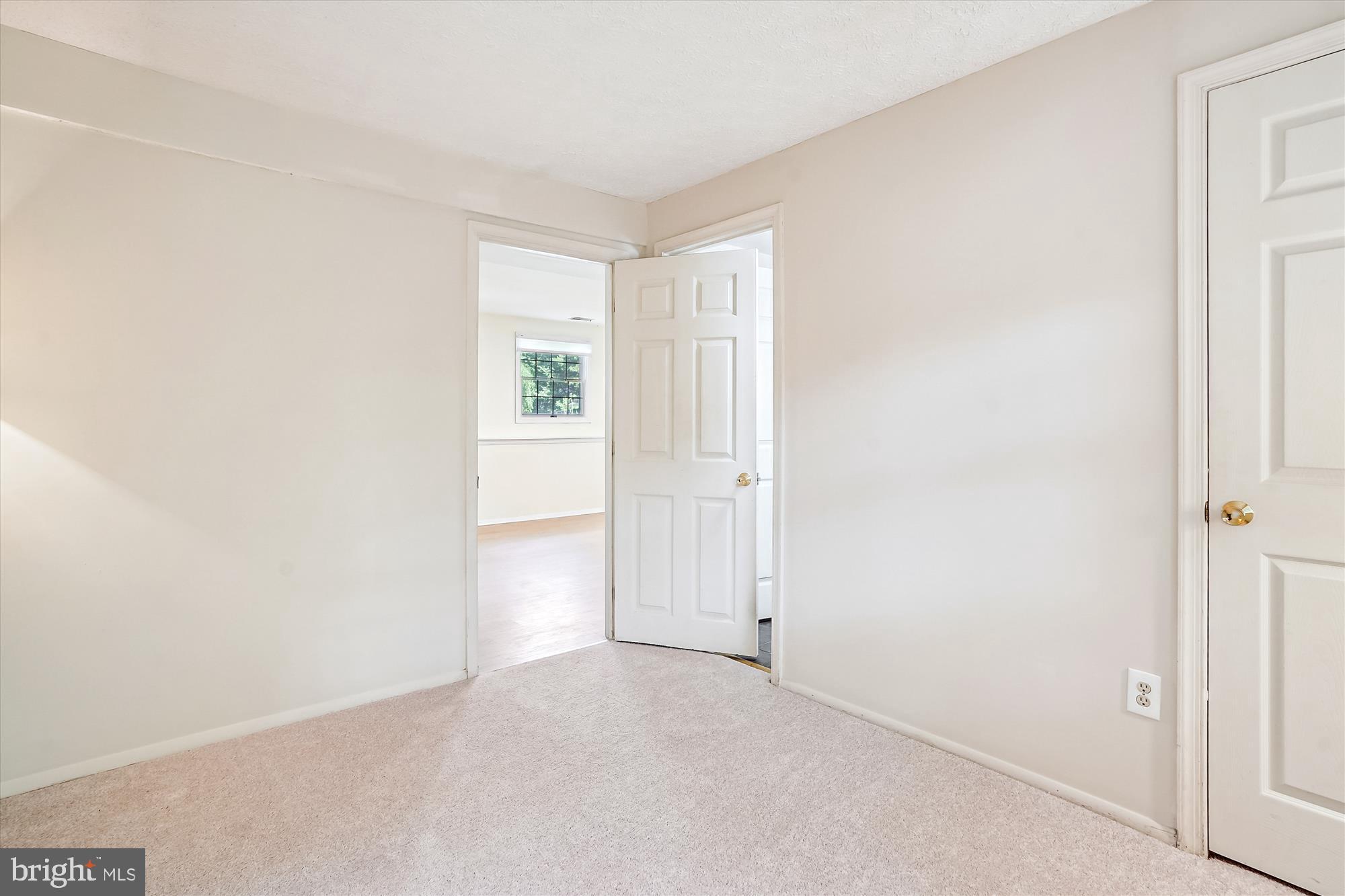 ESTATES AT EAGLE LIE - Residential