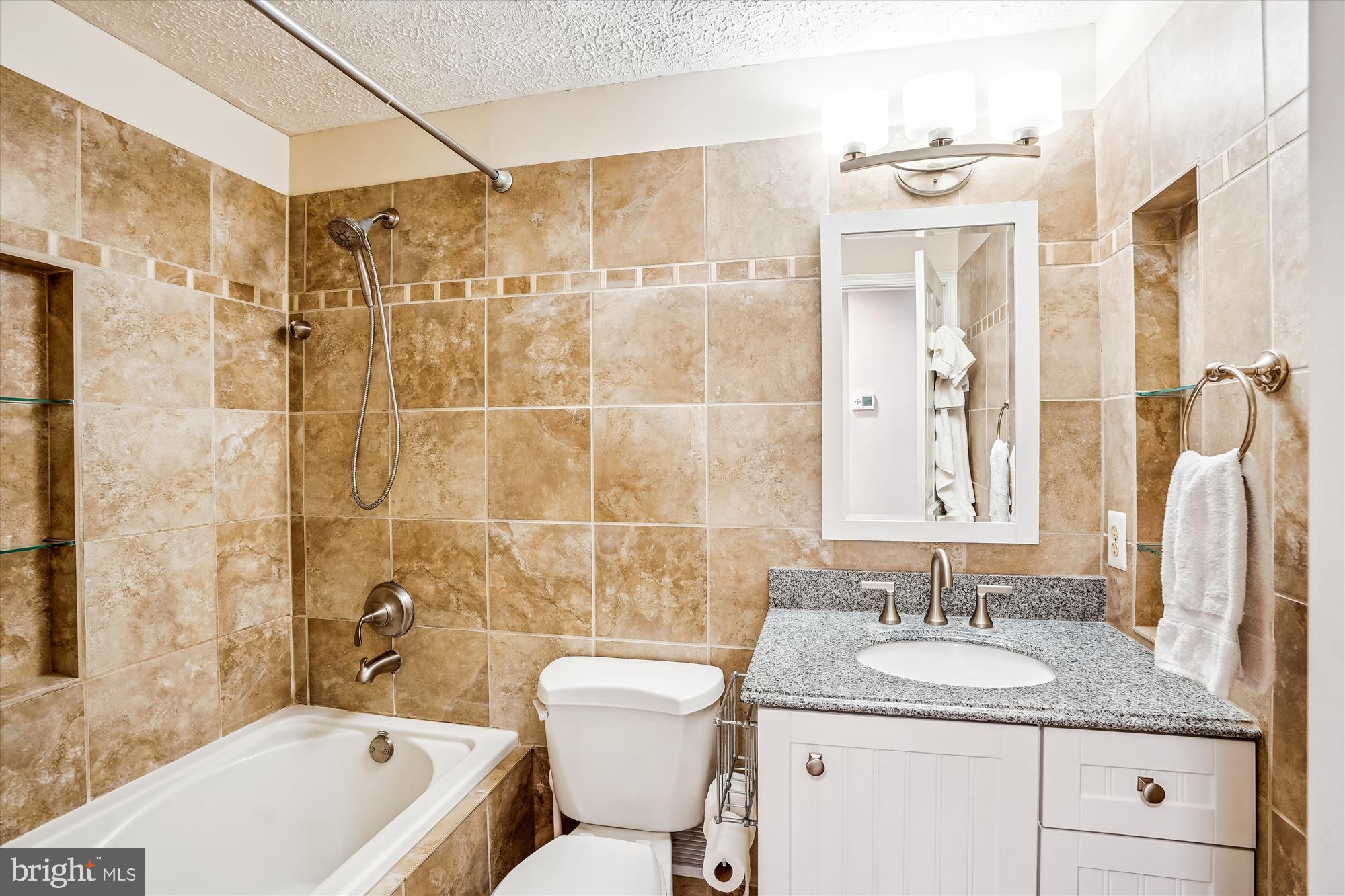 ESTATES AT EAGLE LIE - Residential