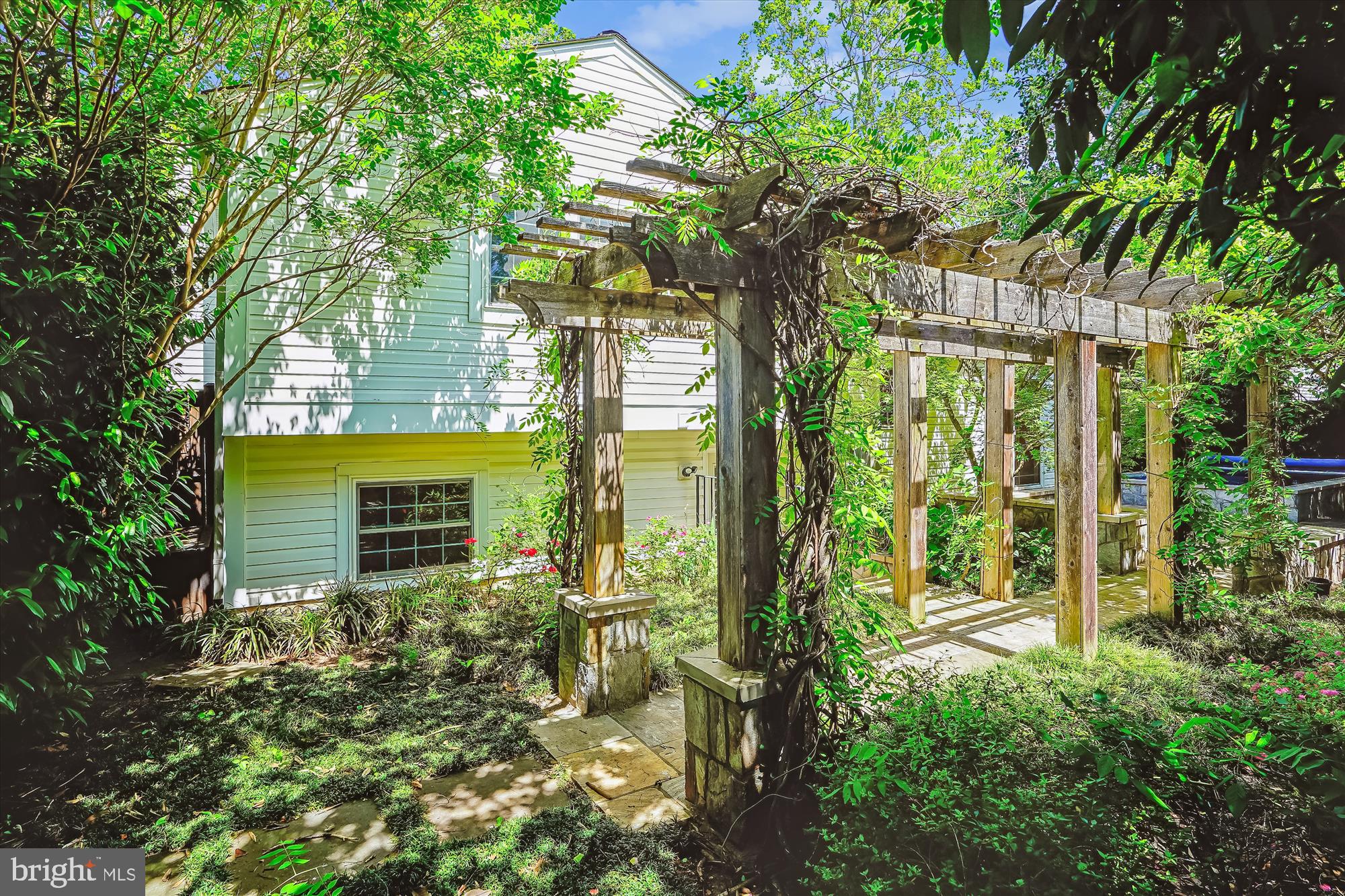 ESTATES AT EAGLE LIE - Residential