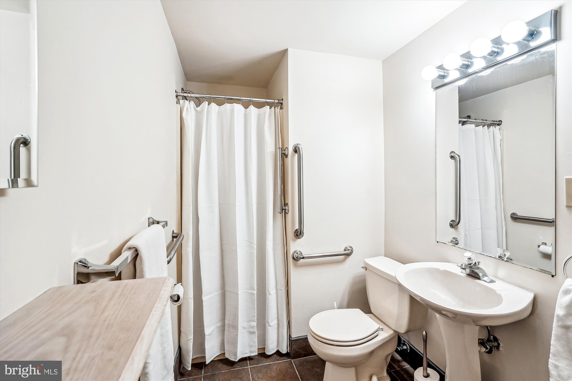 ESTATES AT EAGLE LIE - Residential