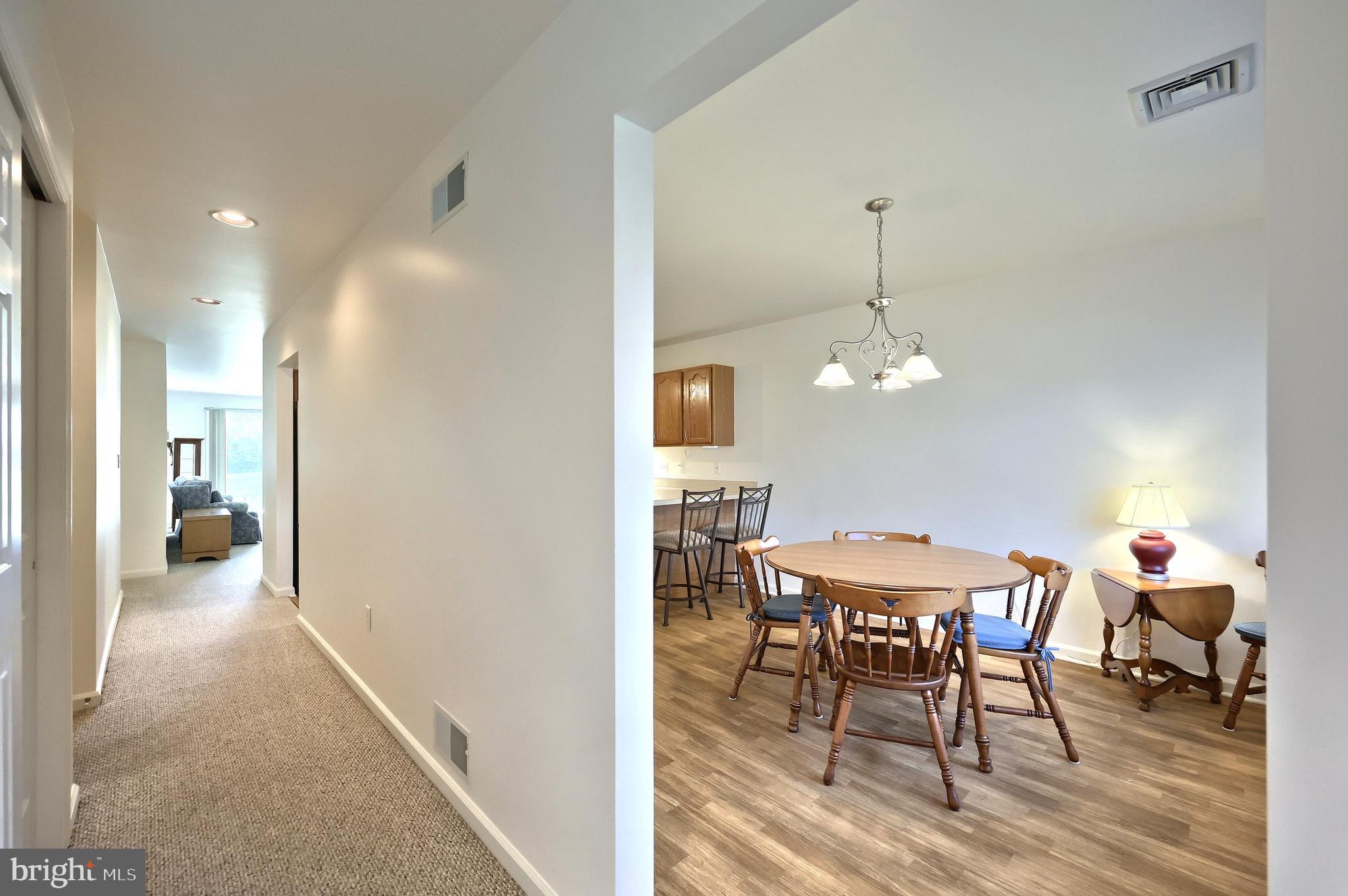 WHITE OAK MANOR - Residential