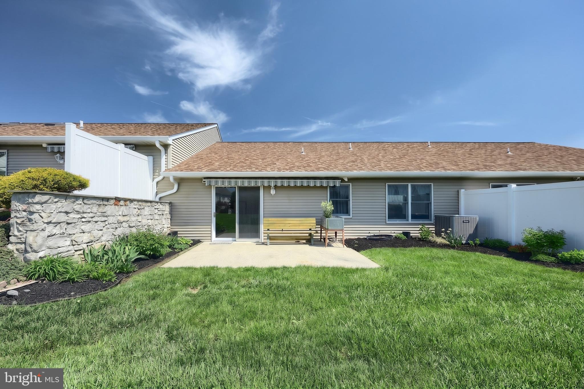 WHITE OAK MANOR - Residential