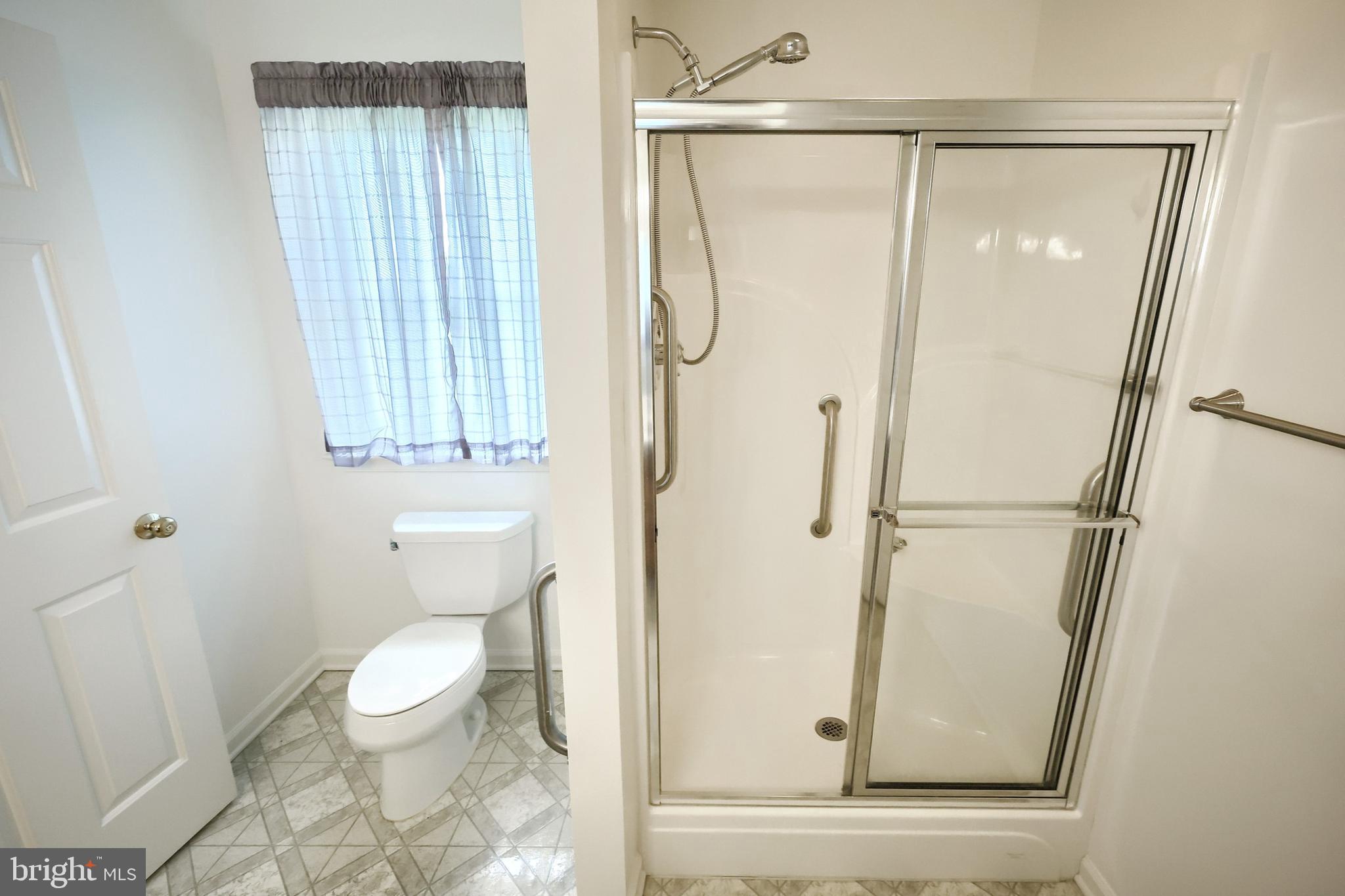 WHITE OAK MANOR - Residential