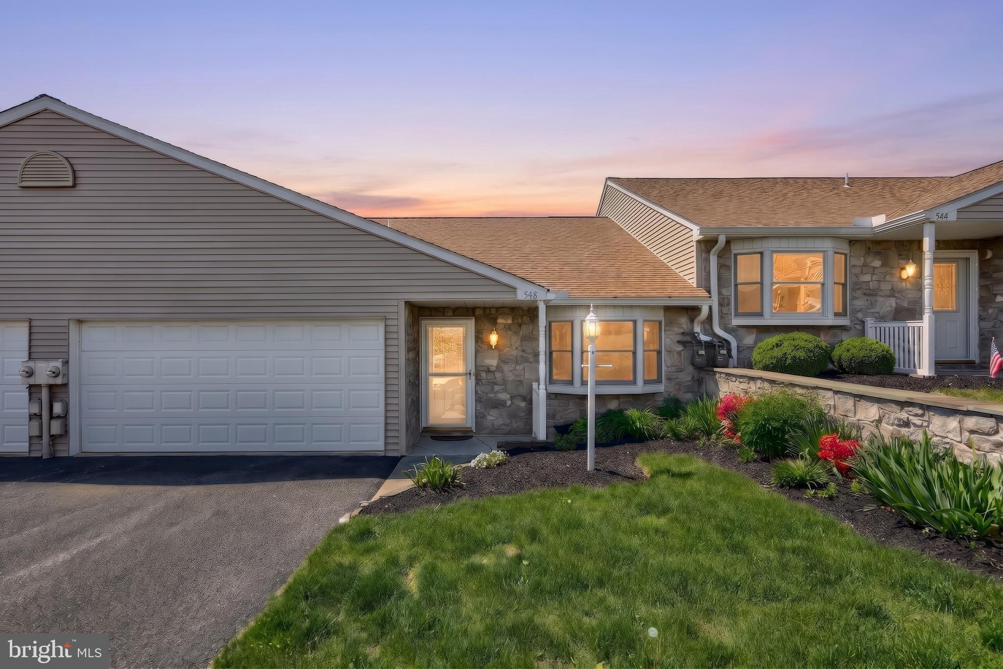 WHITE OAK MANOR - Residential