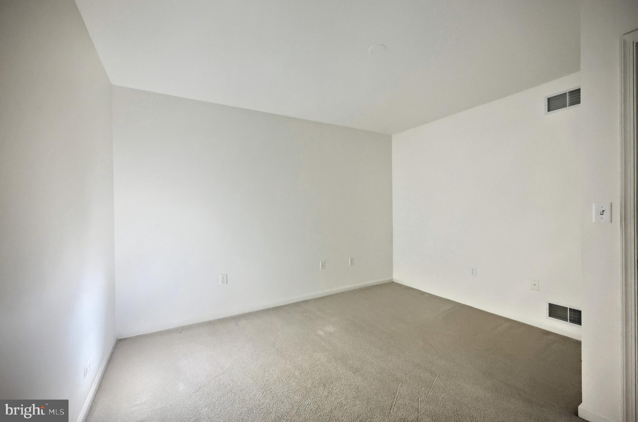 WHITE OAK MANOR - Residential