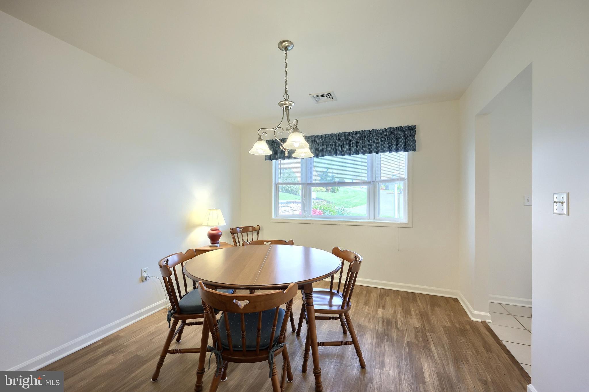 WHITE OAK MANOR - Residential