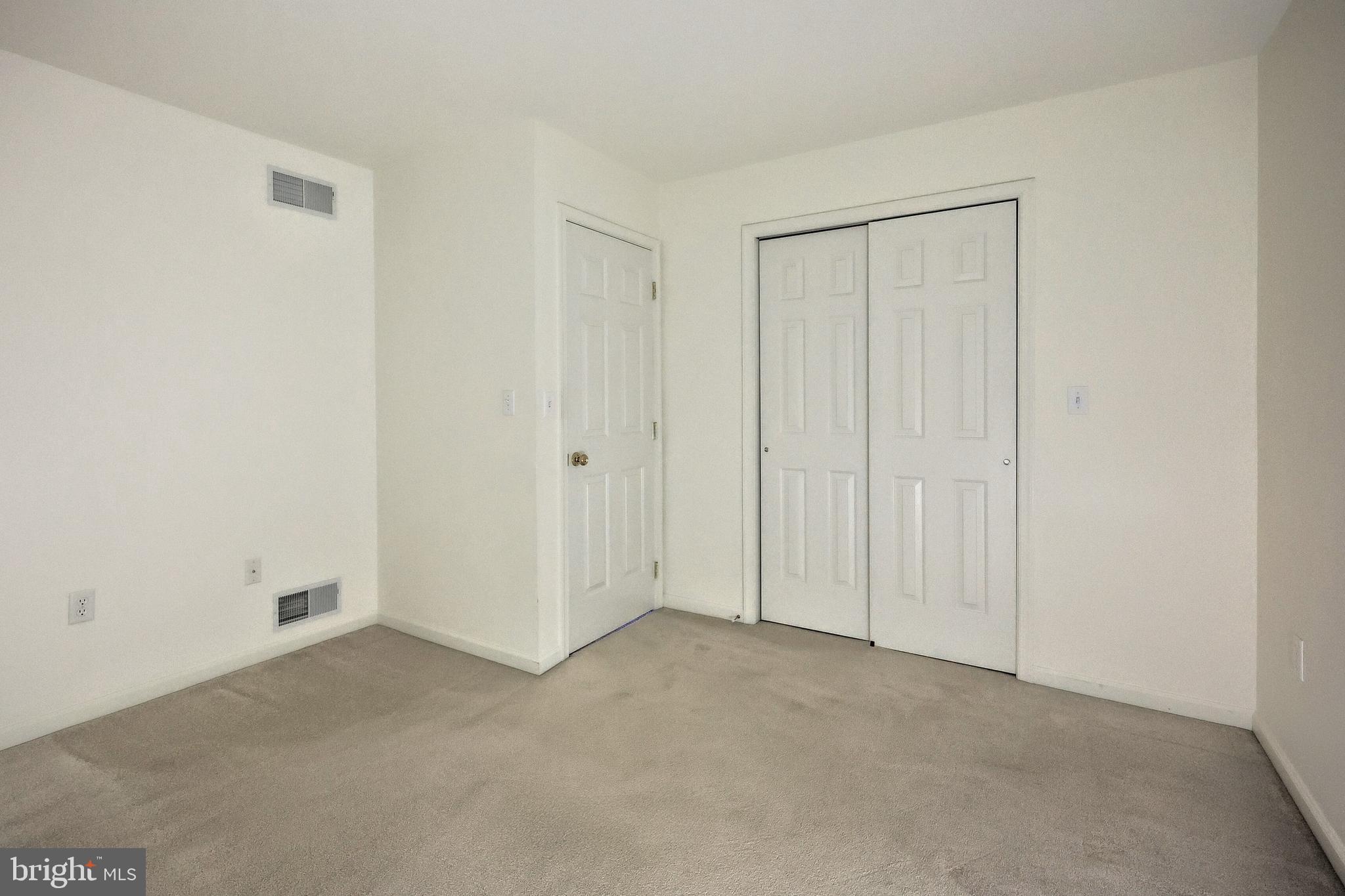 WHITE OAK MANOR - Residential