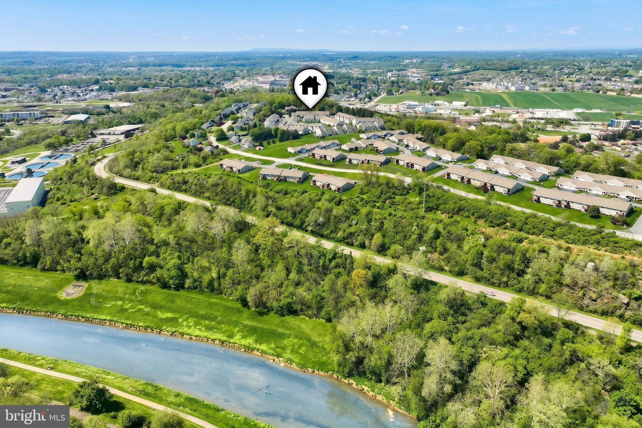 WHITE OAK MANOR - Residential