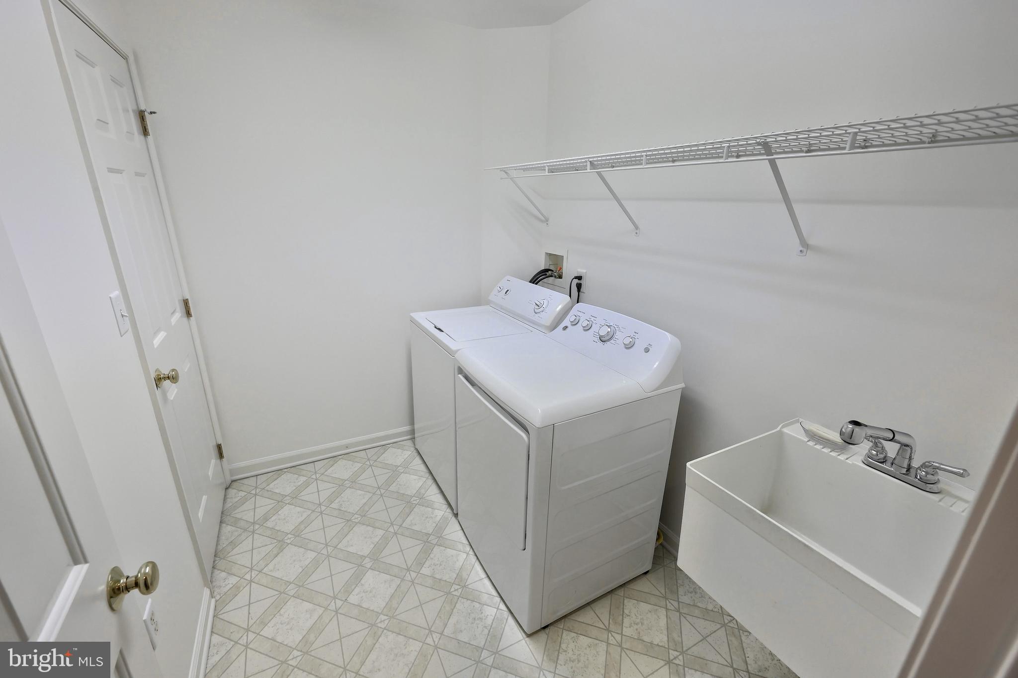 WHITE OAK MANOR - Residential