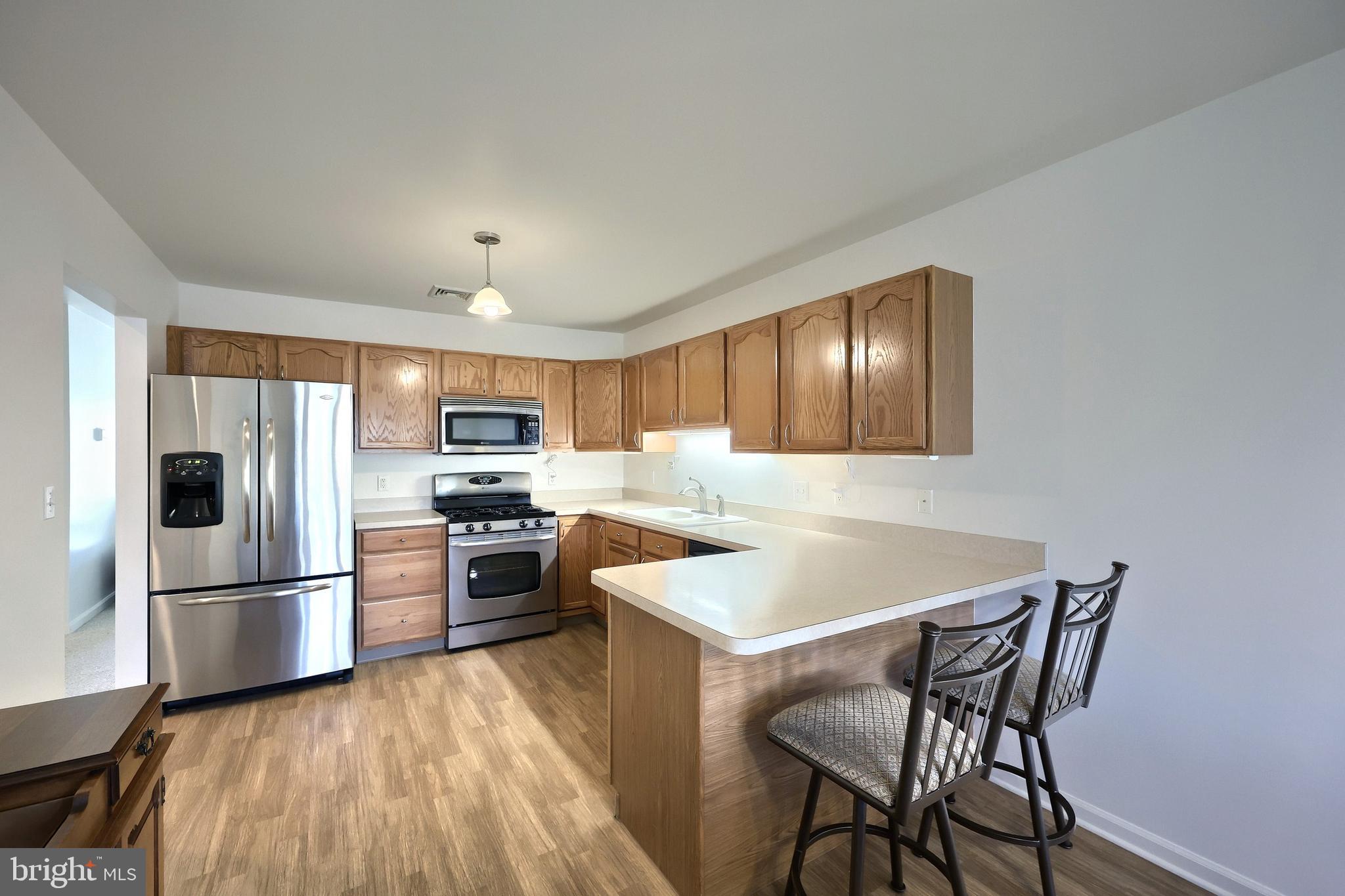 WHITE OAK MANOR - Residential