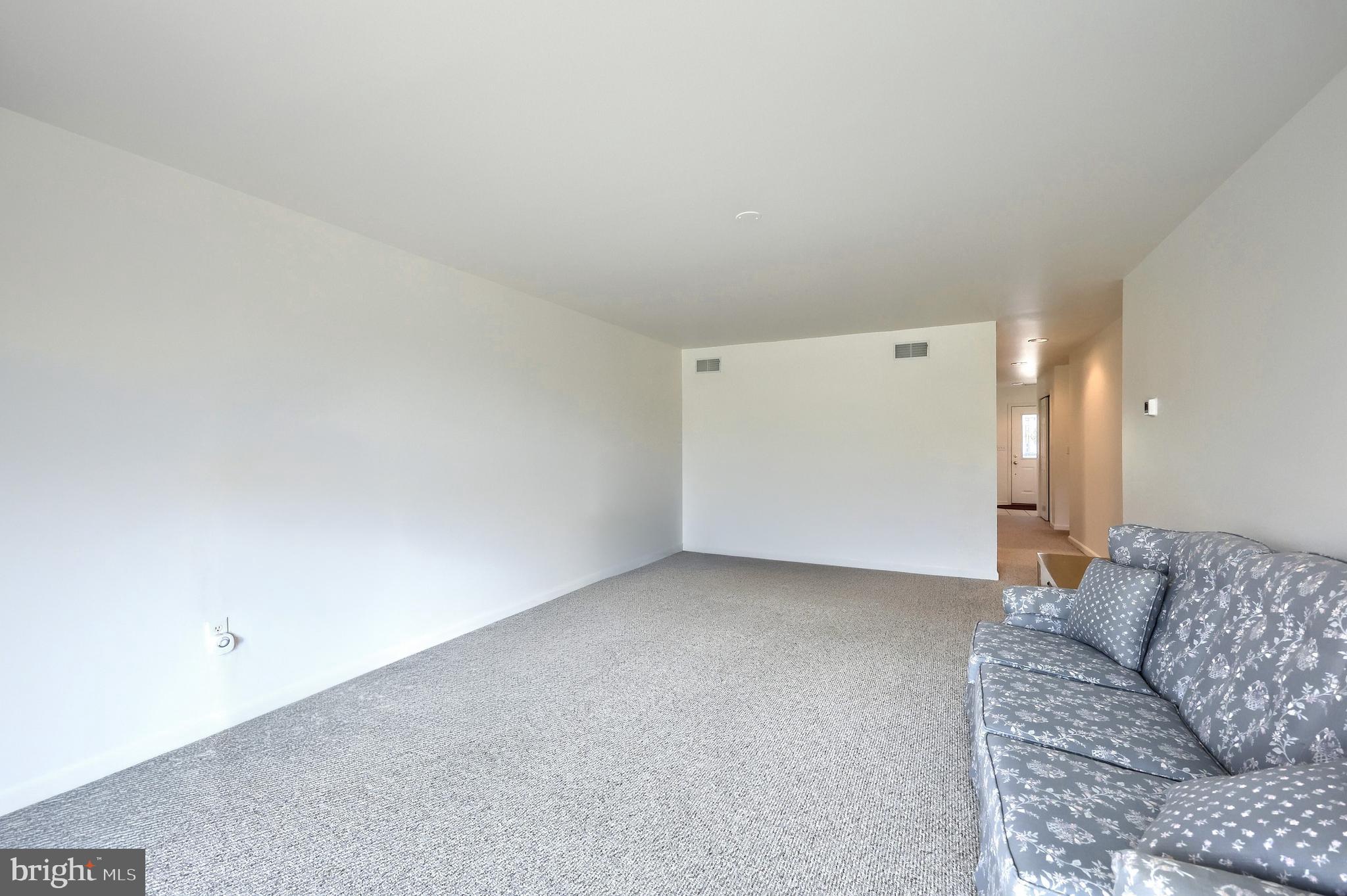 WHITE OAK MANOR - Residential