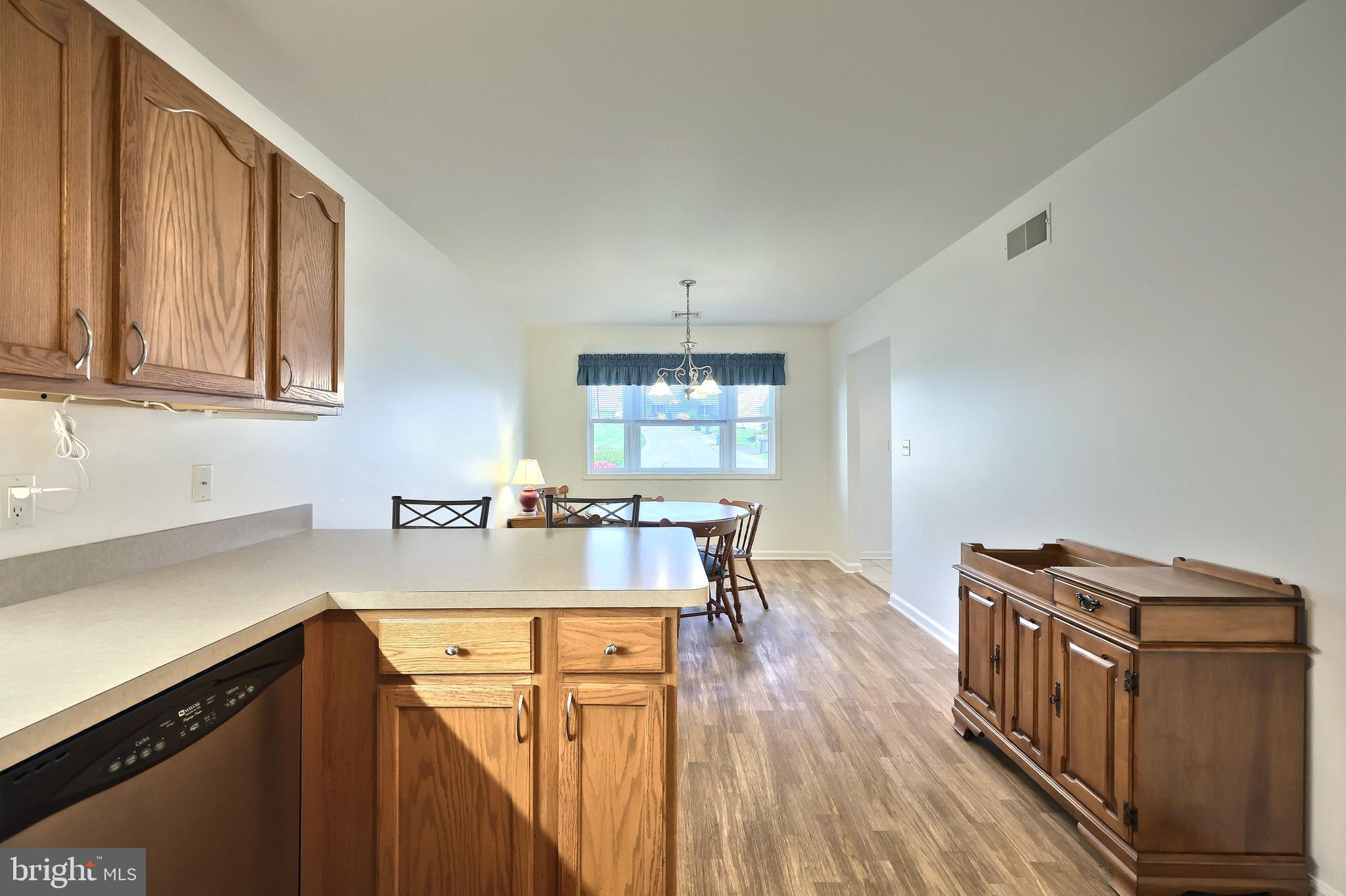 WHITE OAK MANOR - Residential