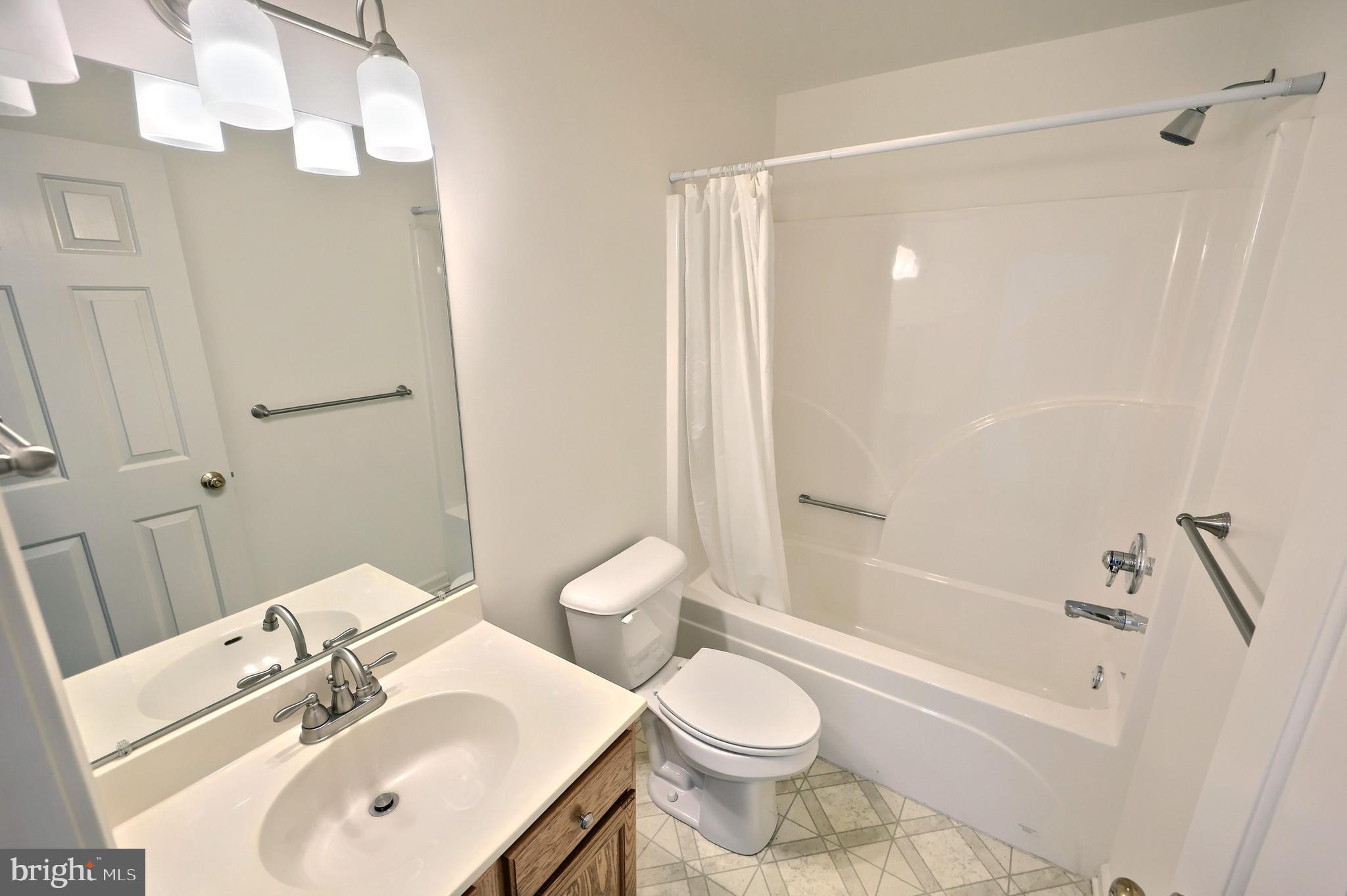 WHITE OAK MANOR - Residential