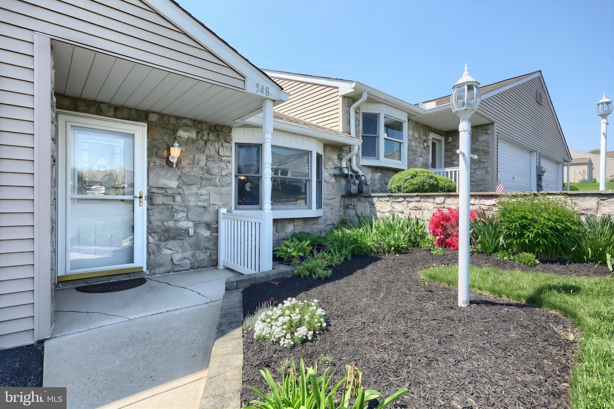 WHITE OAK MANOR - Residential