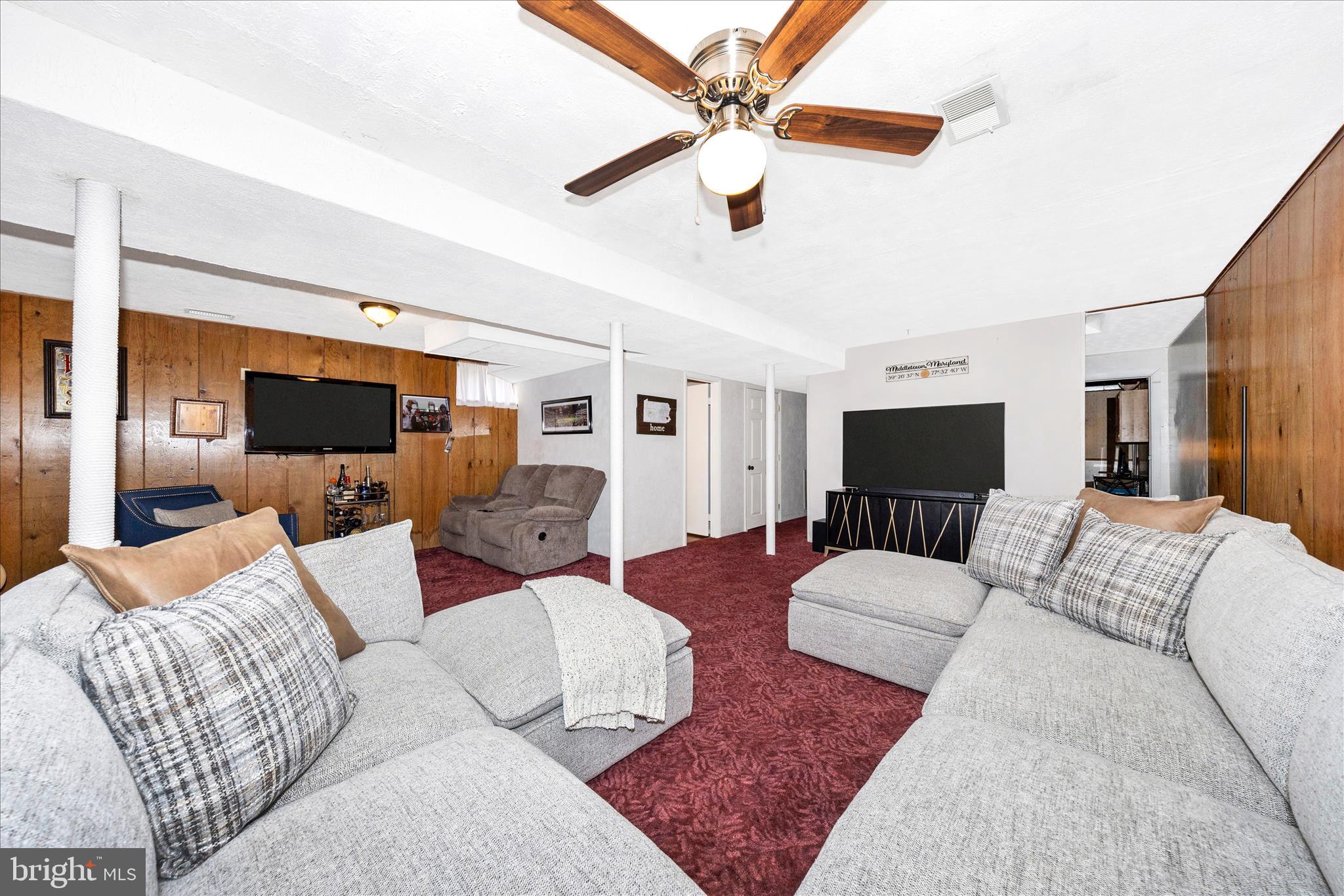 MIDDLETOWN - Residential
