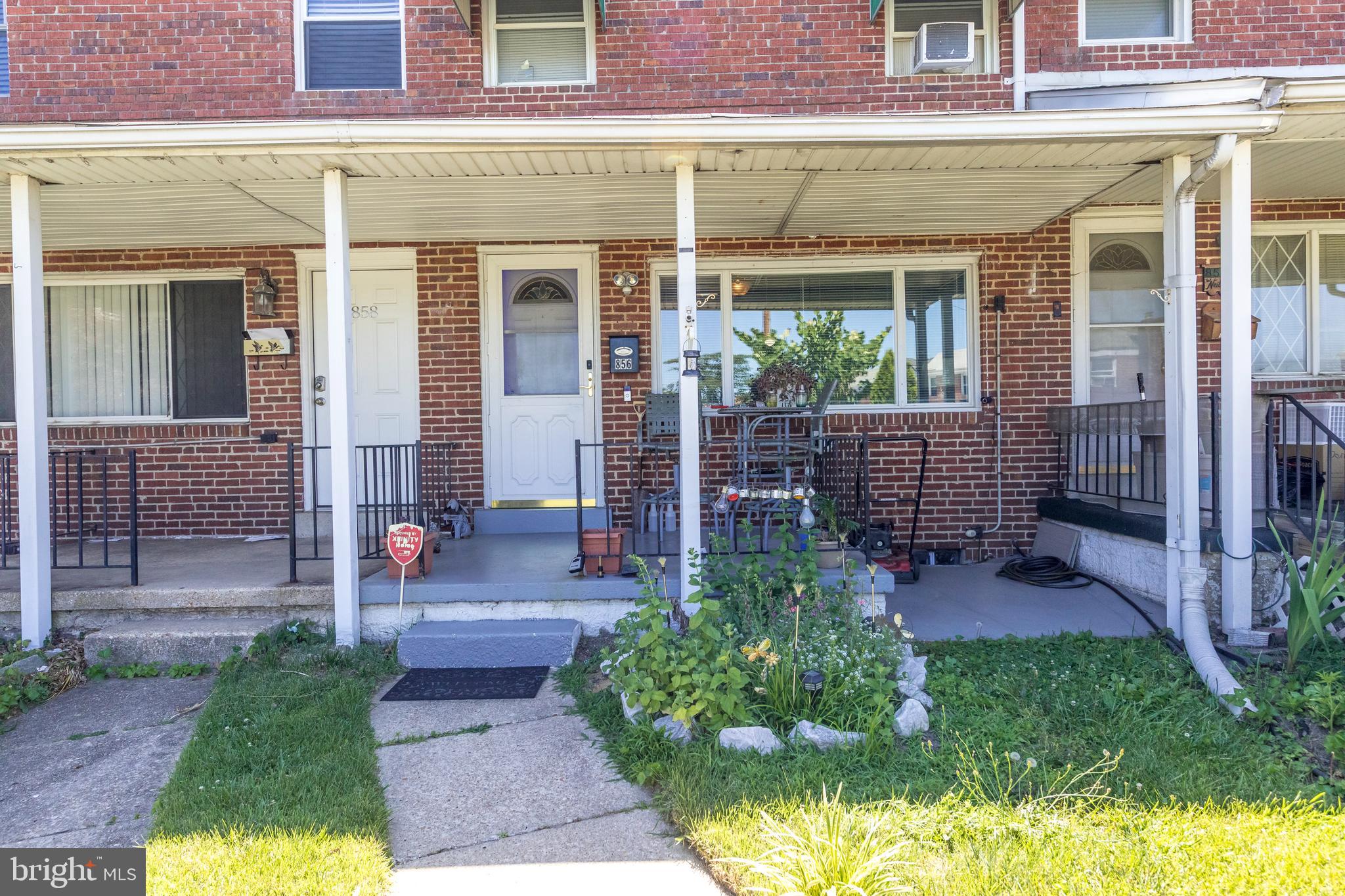 856 JEANNETTE AVENUE