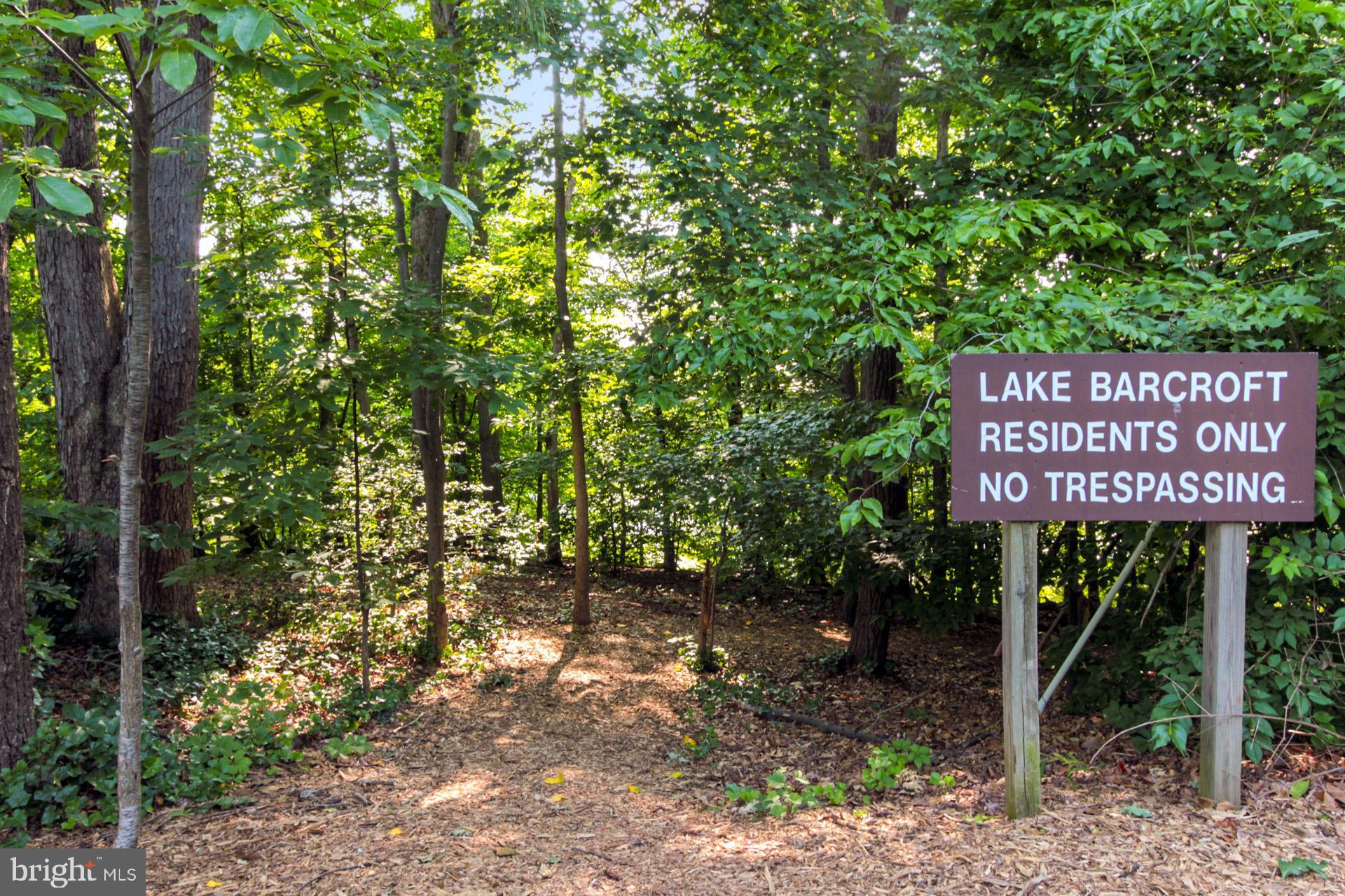 LAKE BARCROFT - Residential
