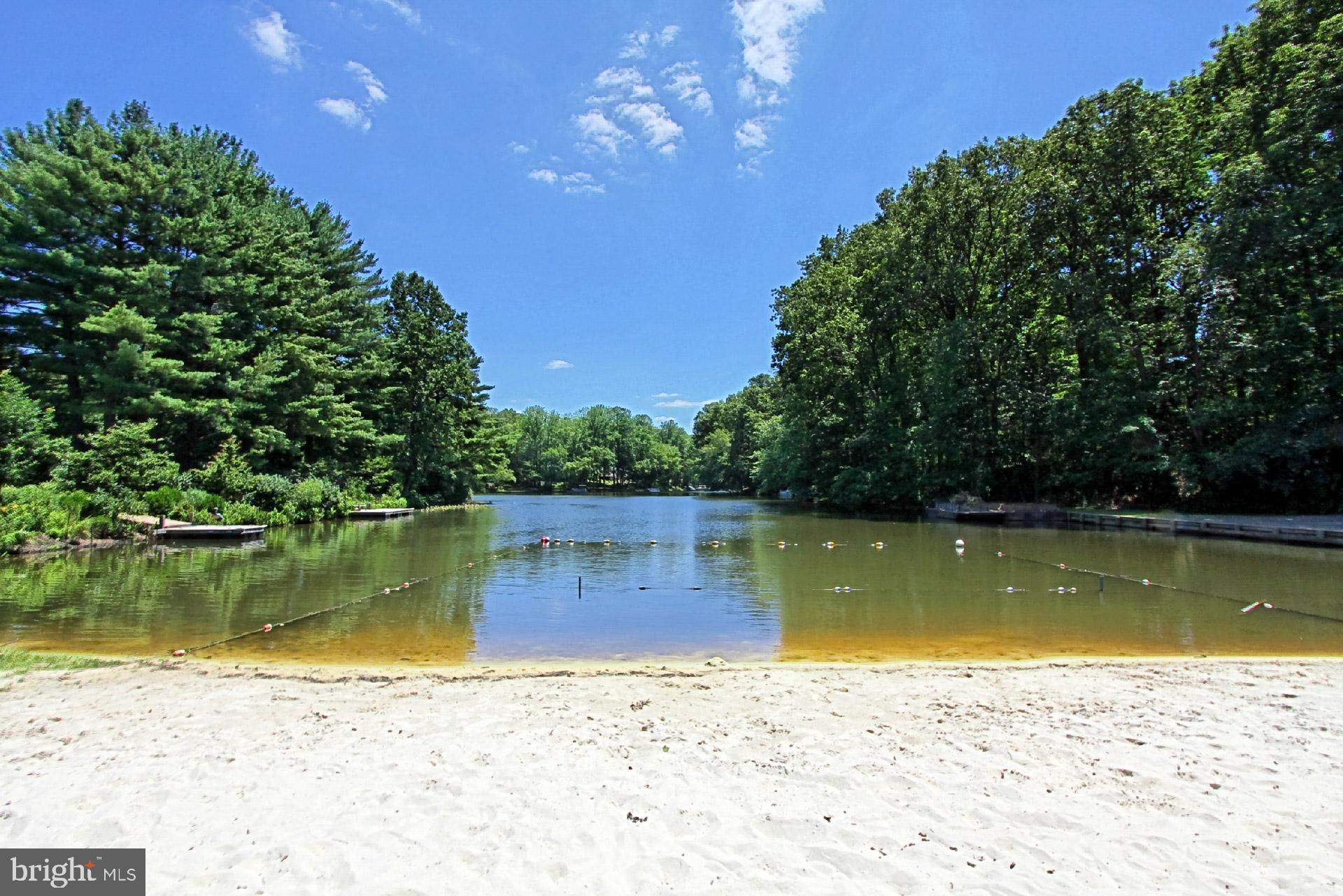 LAKE BARCROFT - Residential