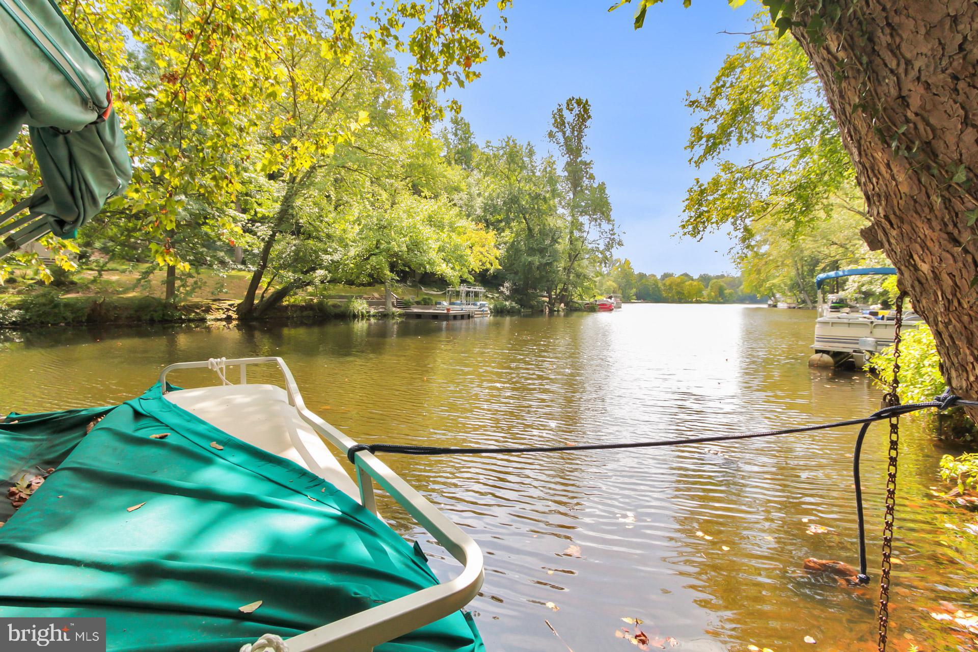 LAKE BARCROFT - Residential