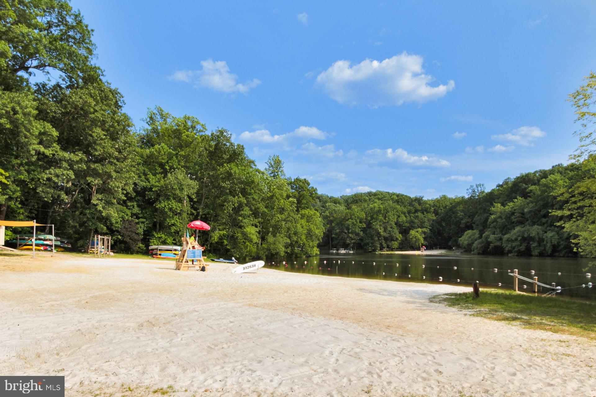 LAKE BARCROFT - Residential