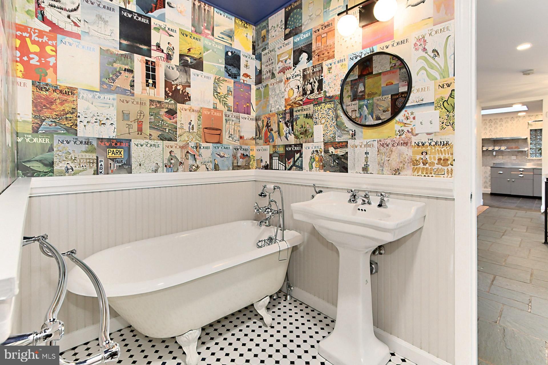 LAKE BARCROFT - Residential